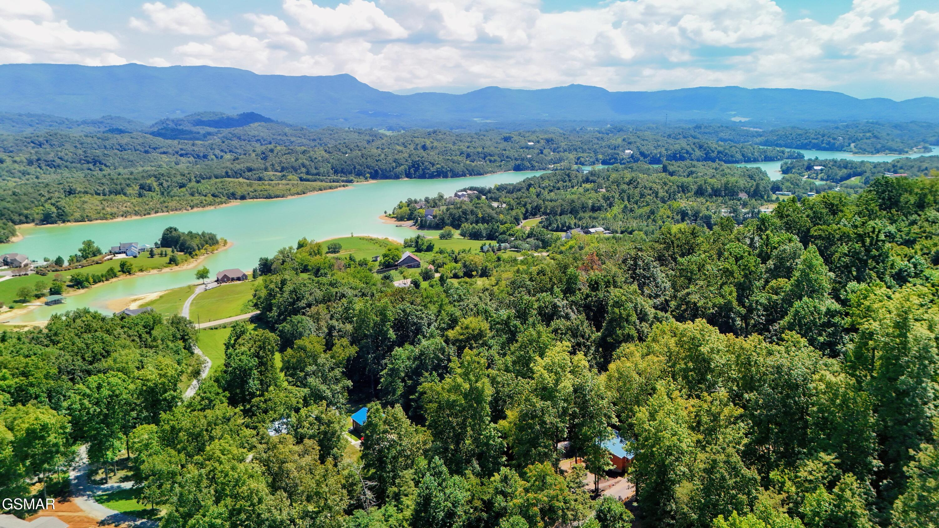 125 Deer Run Way Dandridge TN 37725
