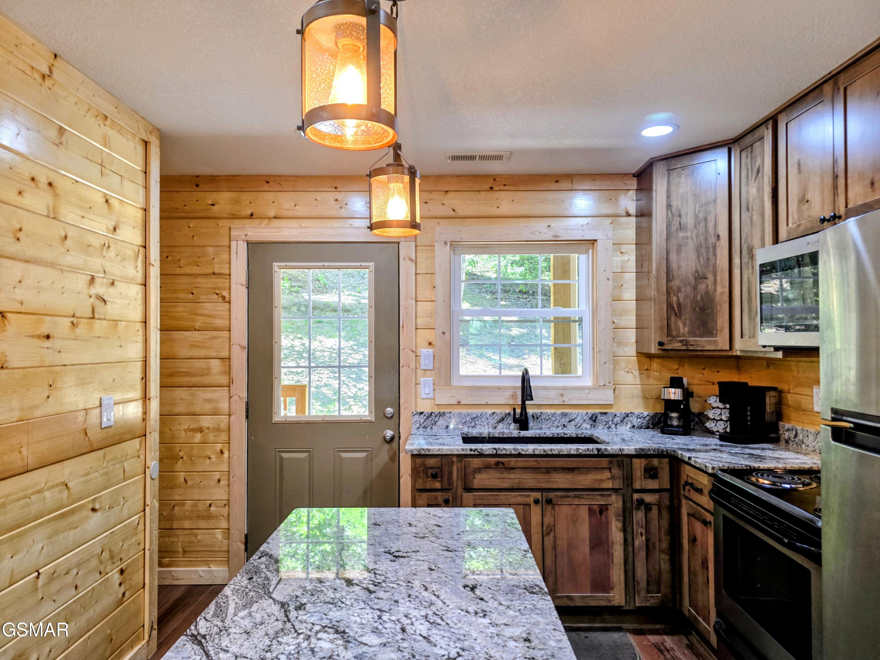 125 Deer Run Way Dandridge TN 37725