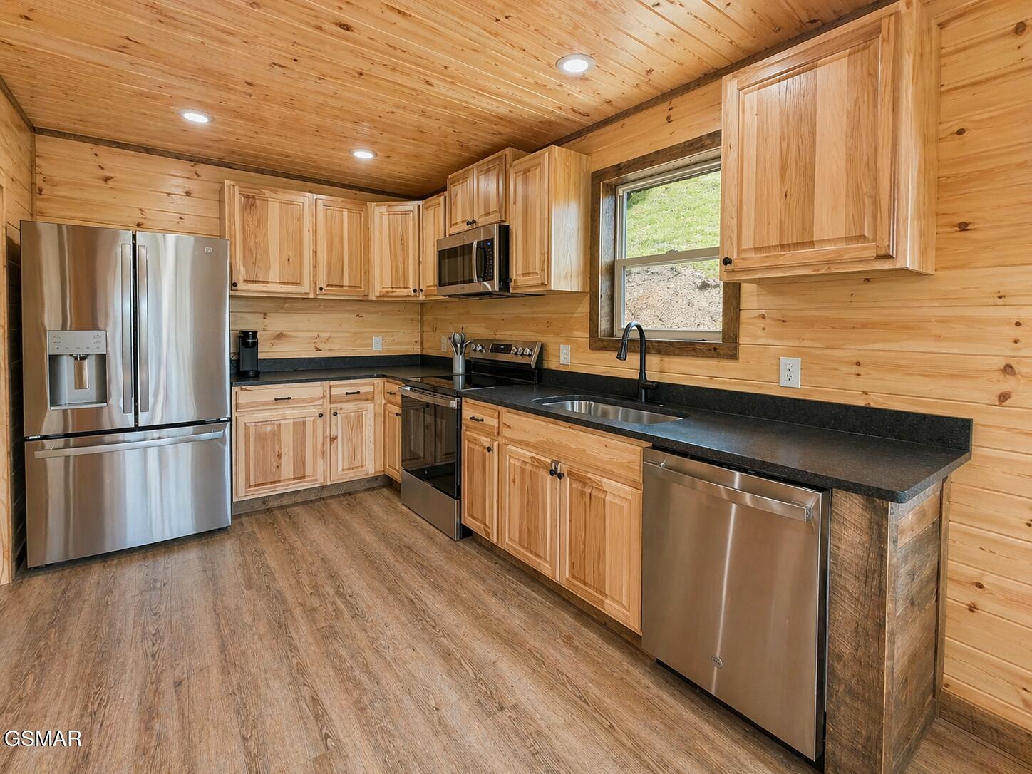 1632 Mountain Lodge Way Pigeon Forge TN 37862