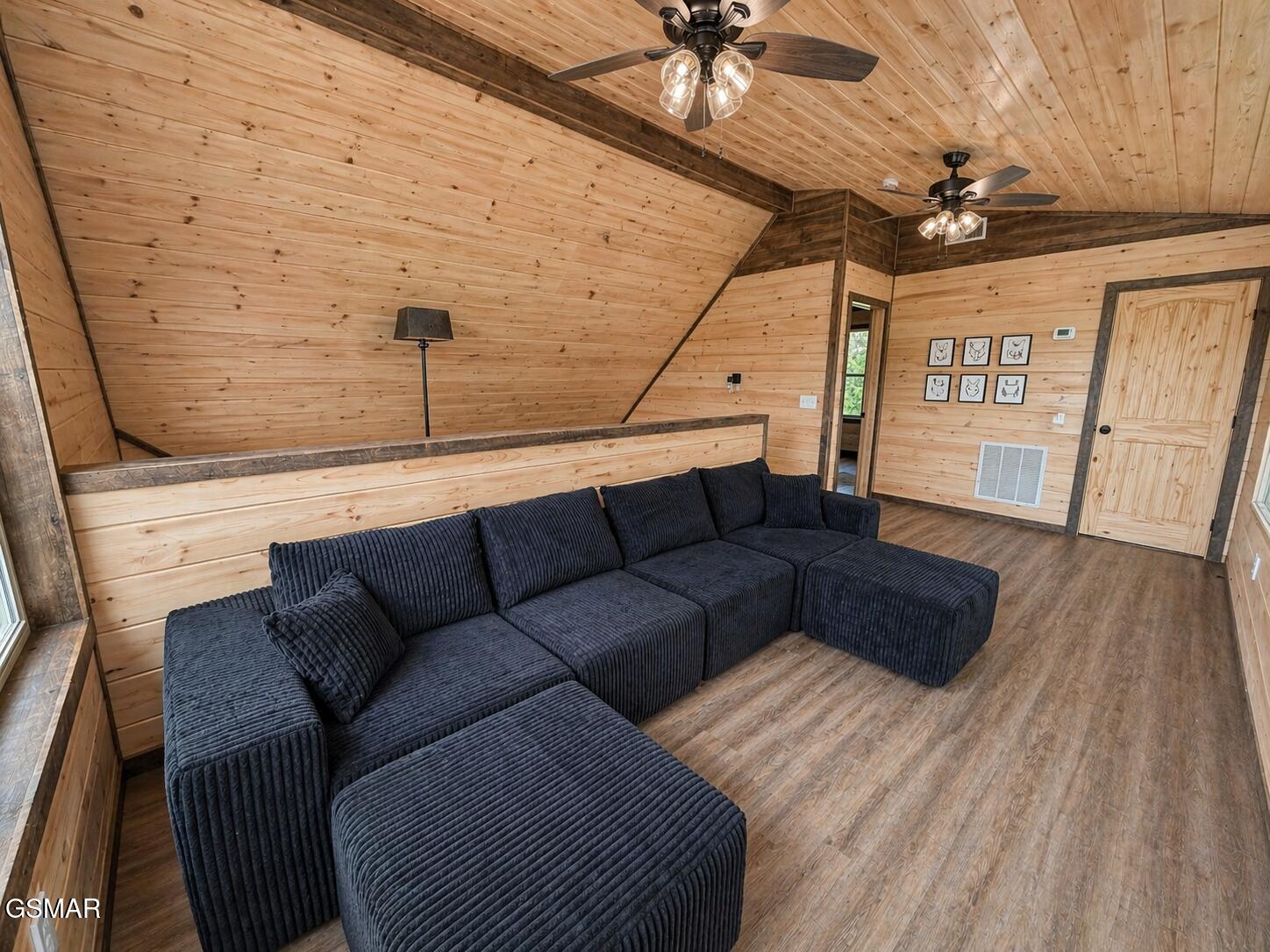 1632 Mountain Lodge Way Pigeon Forge TN 37862