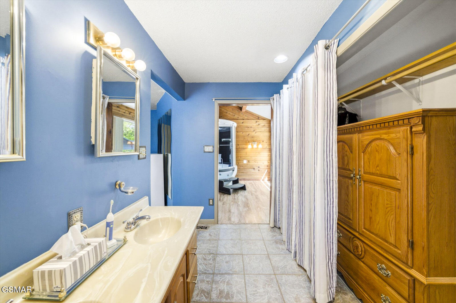 997 Lake Ridge Drive Dandridge TN 37725