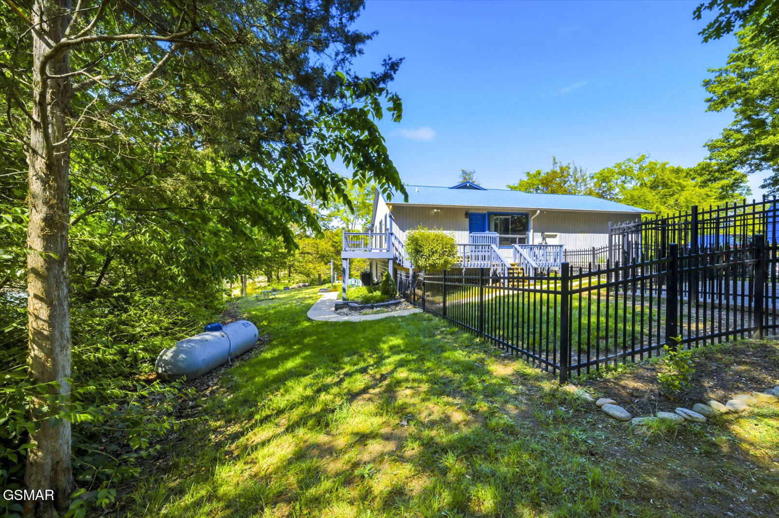 997 Lake Ridge Drive Dandridge TN 37725
