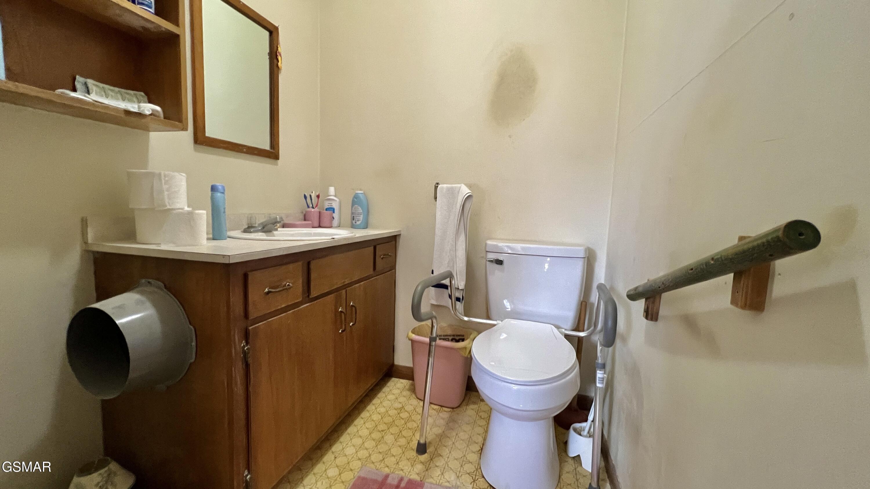 1803 Elkins Road Kodak TN 37764