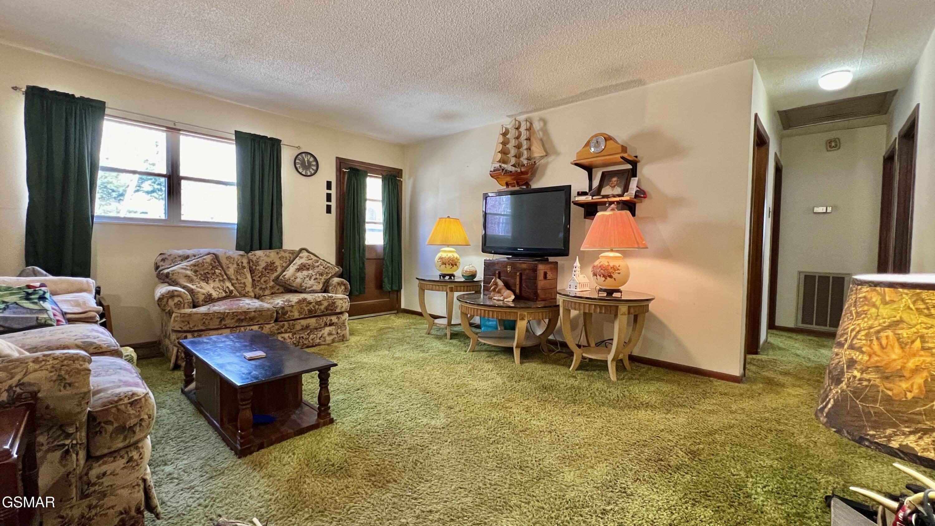 1803 Elkins Road Kodak TN 37764