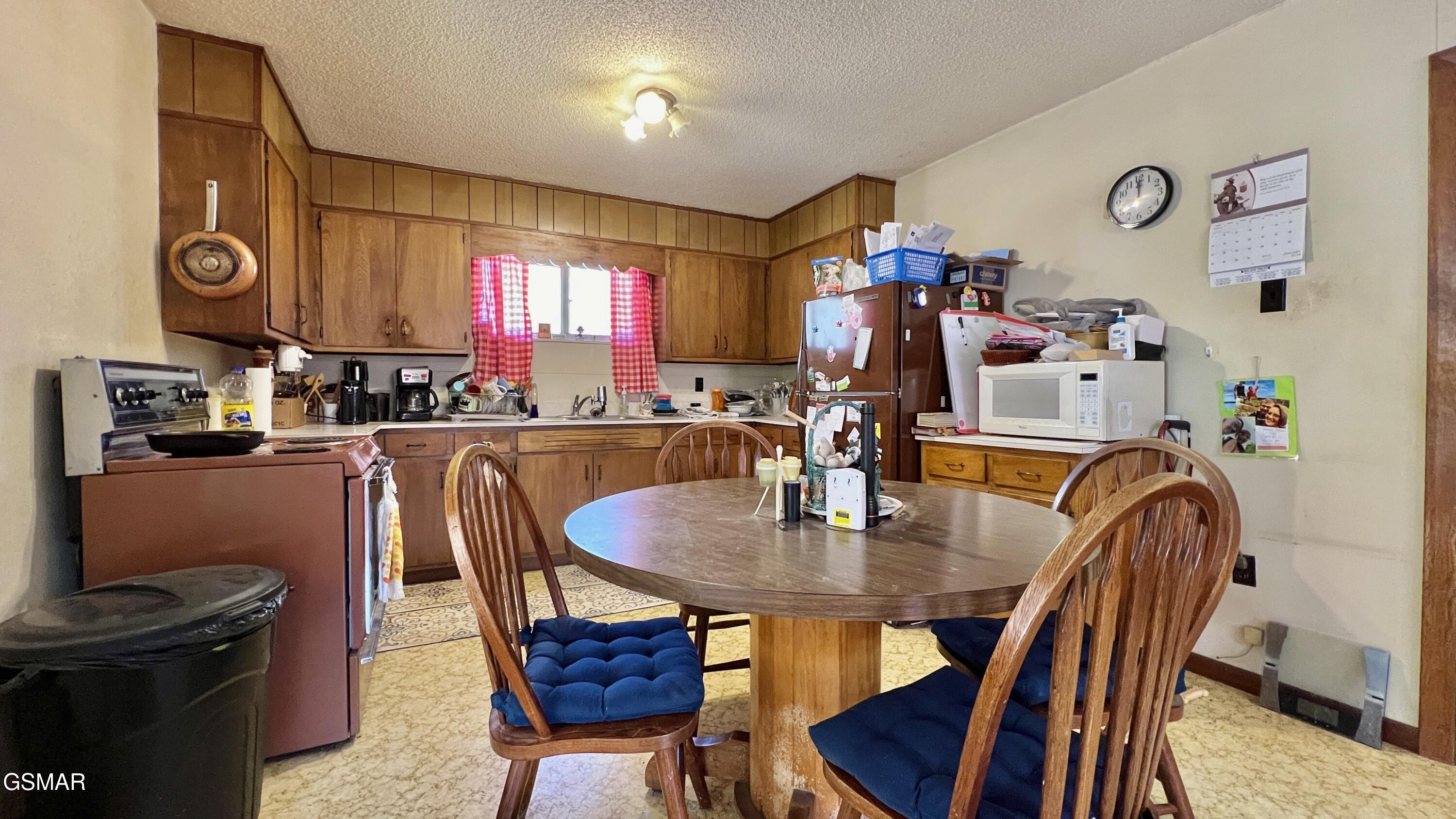 1803 Elkins Road Kodak TN 37764
