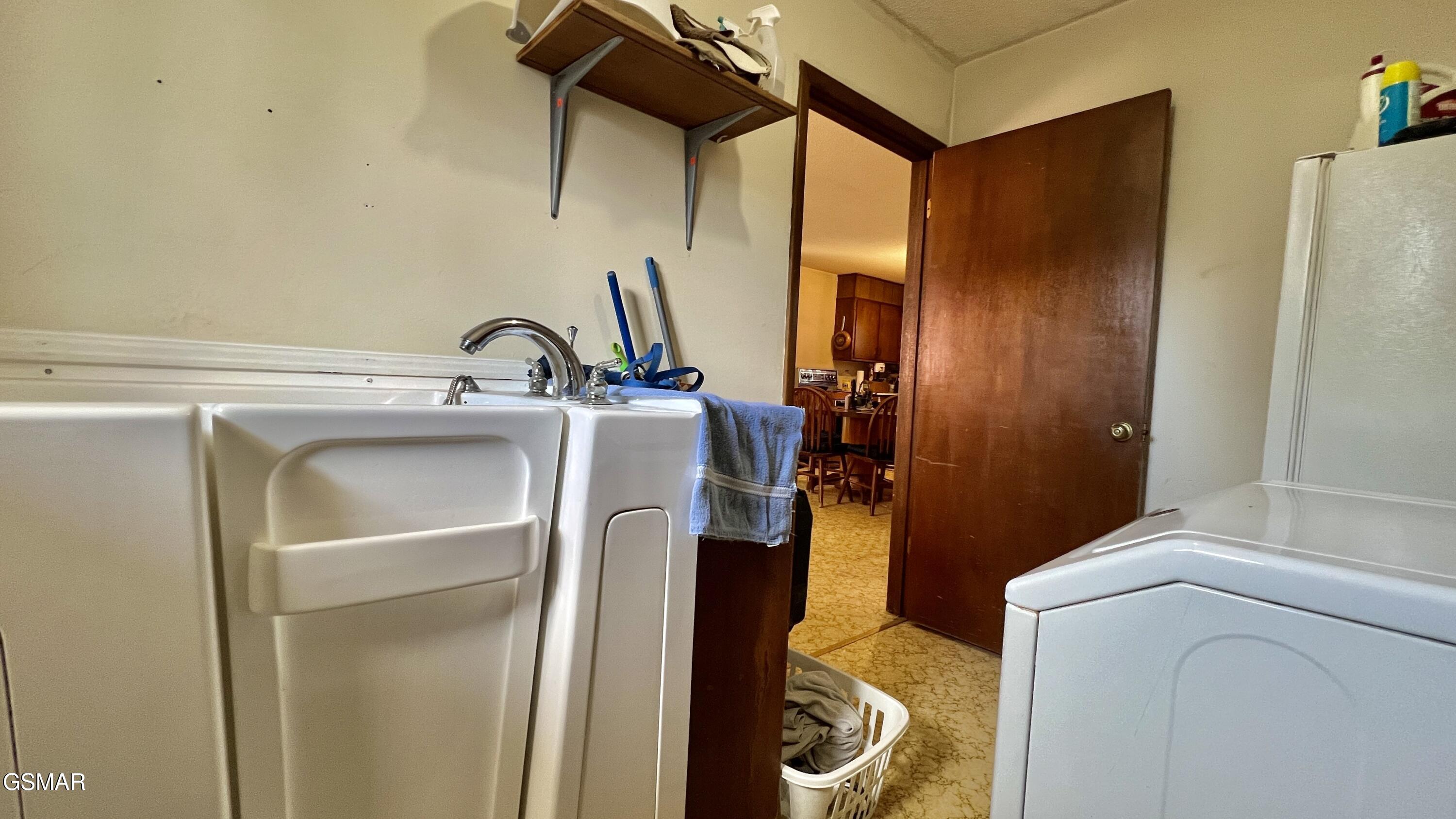 1803 Elkins Road Kodak TN 37764