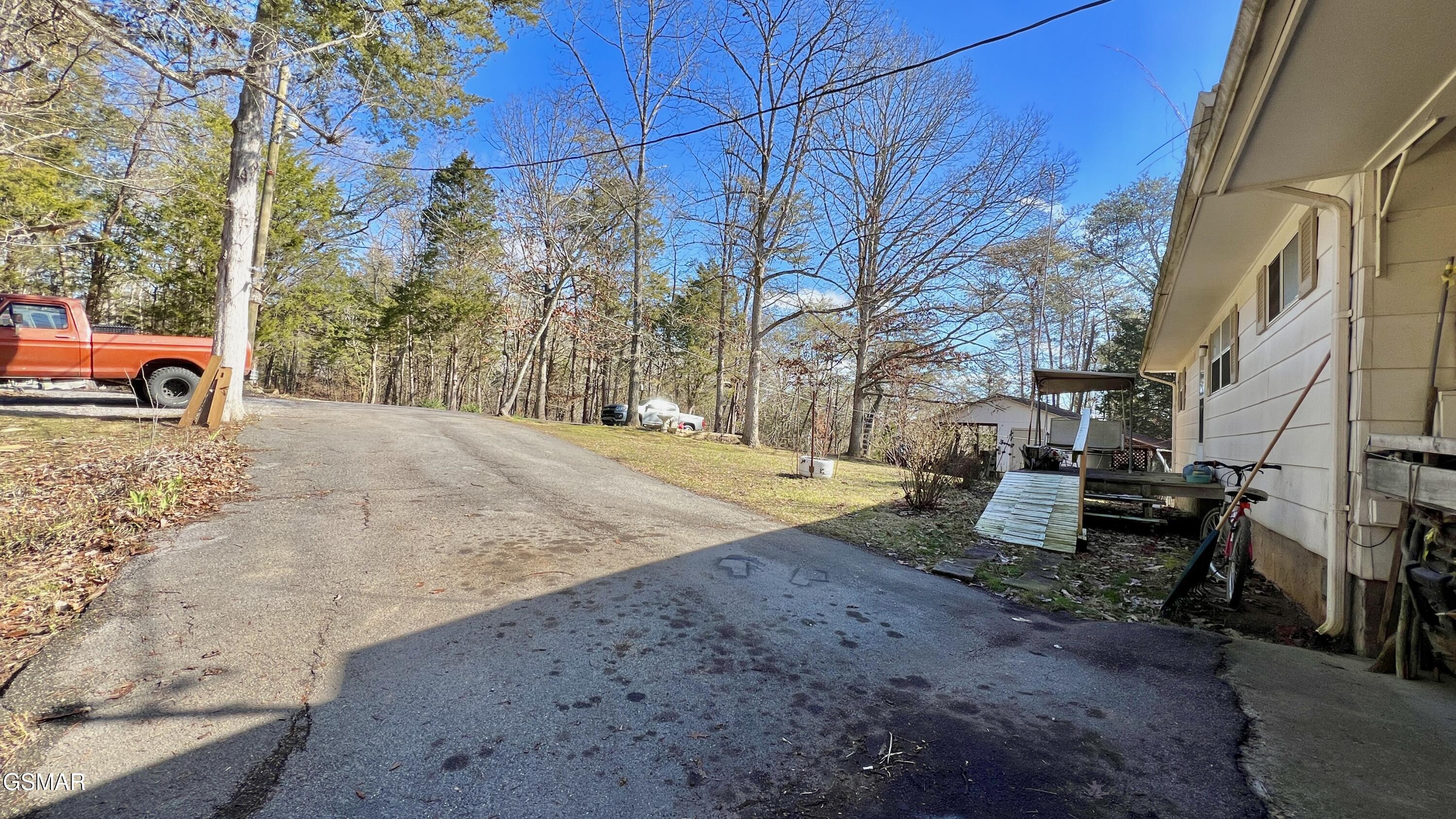 1803 Elkins Road Kodak TN 37764