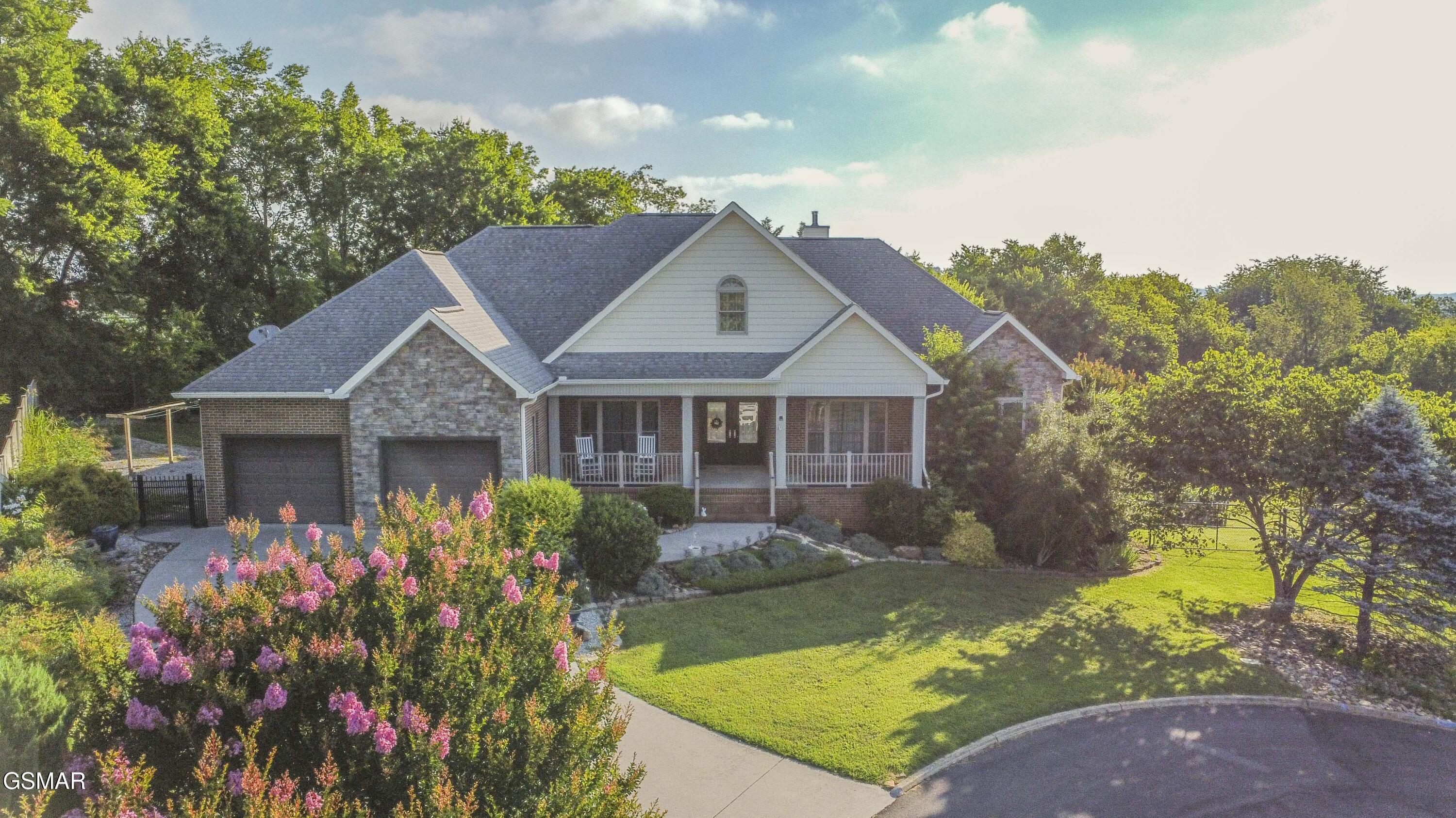 1435 Instrumental Avenue Sevierville TN 37876