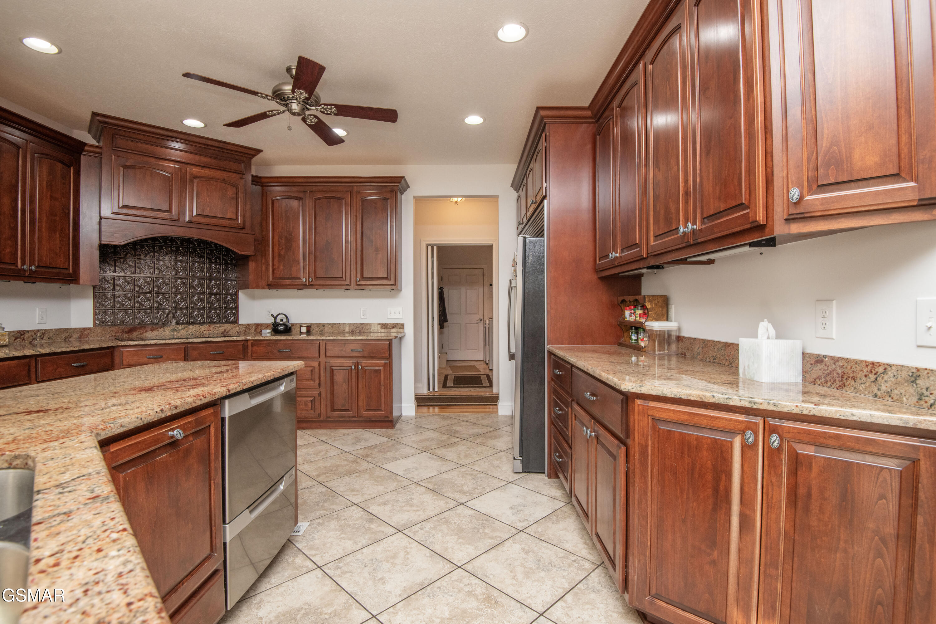 1435 Instrumental Avenue Sevierville TN 37876