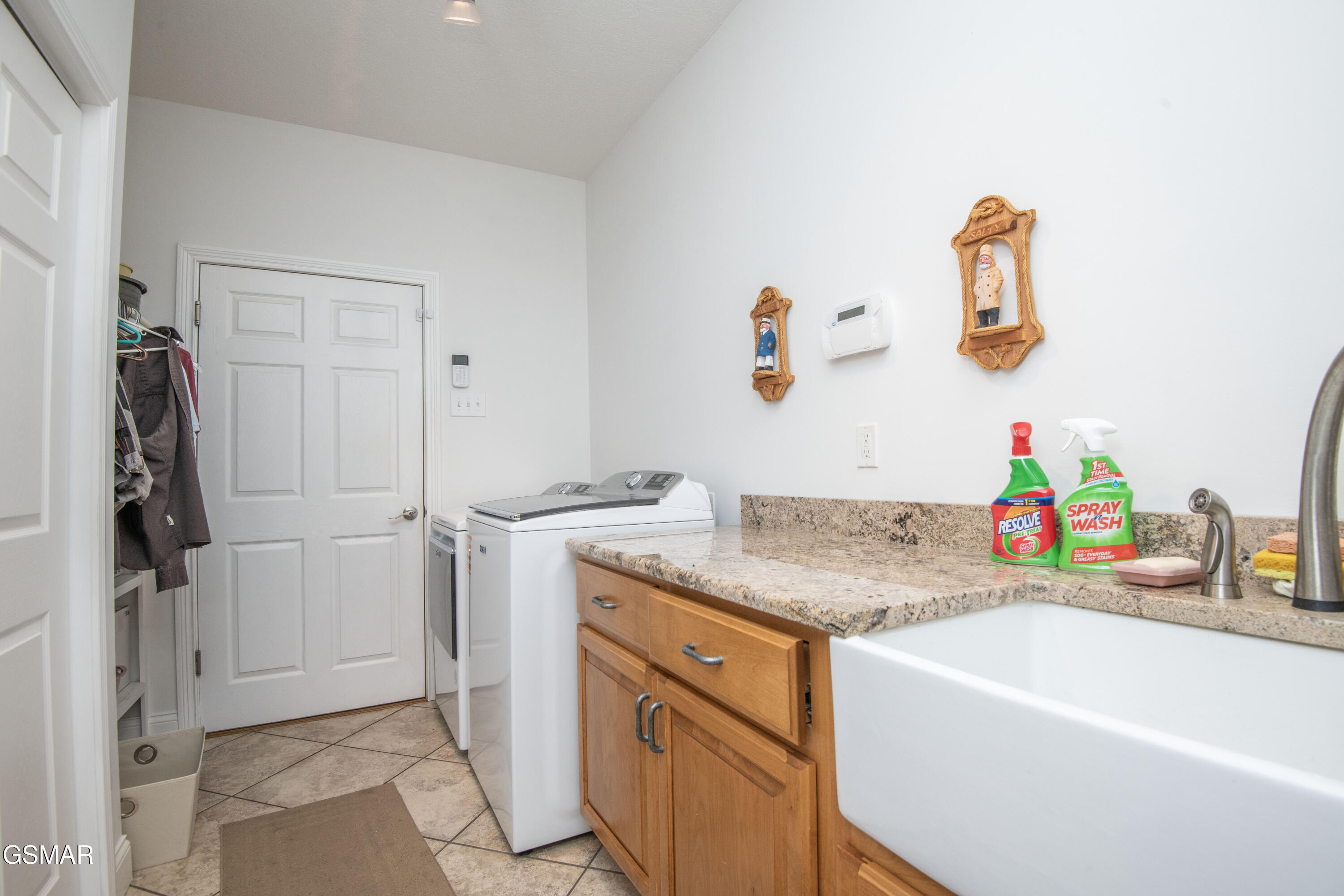 1435 Instrumental Avenue Sevierville TN 37876