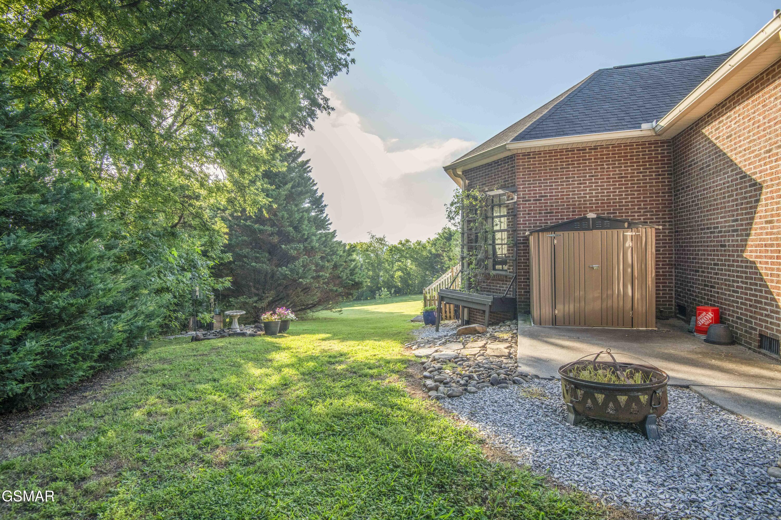 1435 Instrumental Avenue Sevierville TN 37876