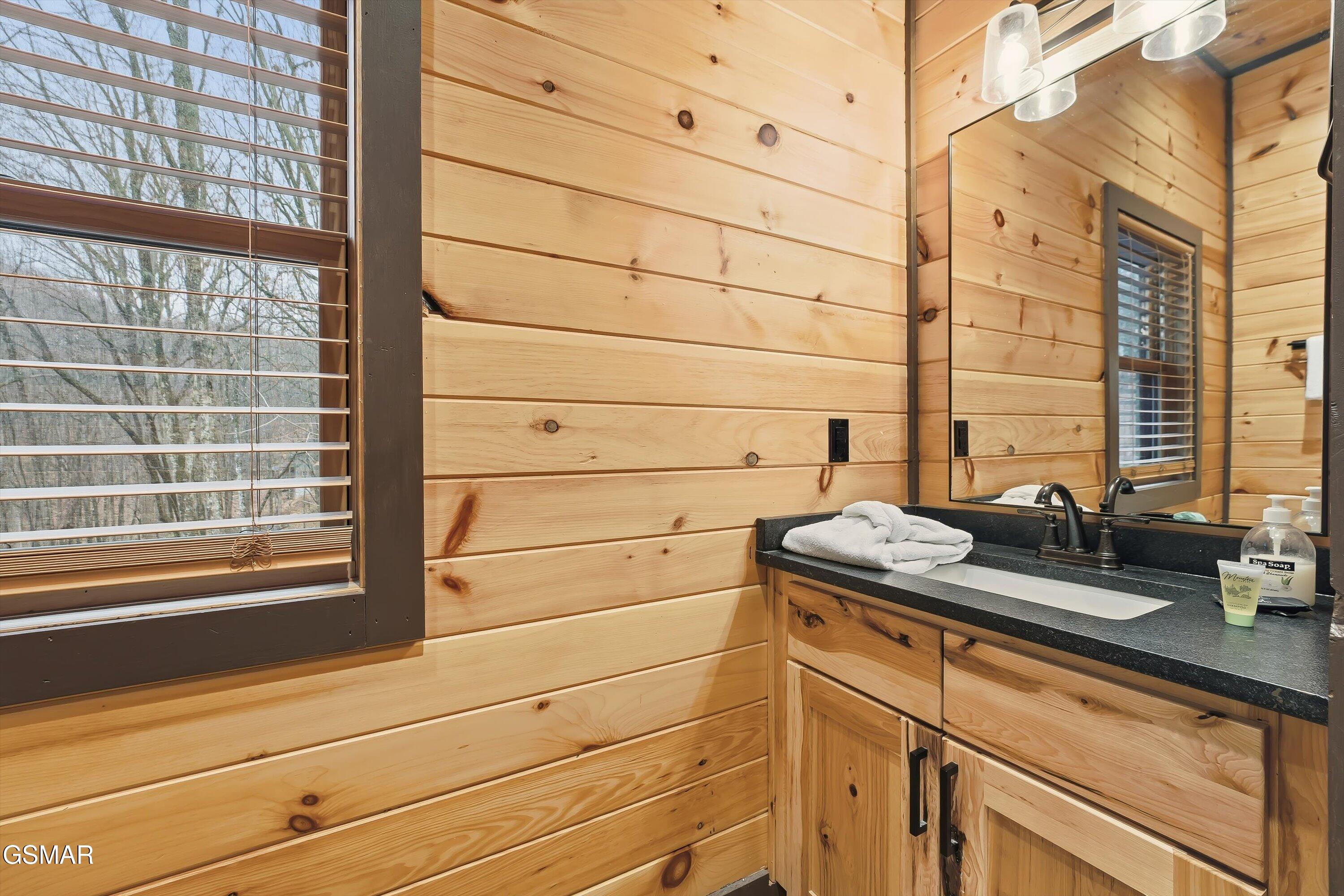 1104 Laddie Buck Lane Gatlinburg TN 37738