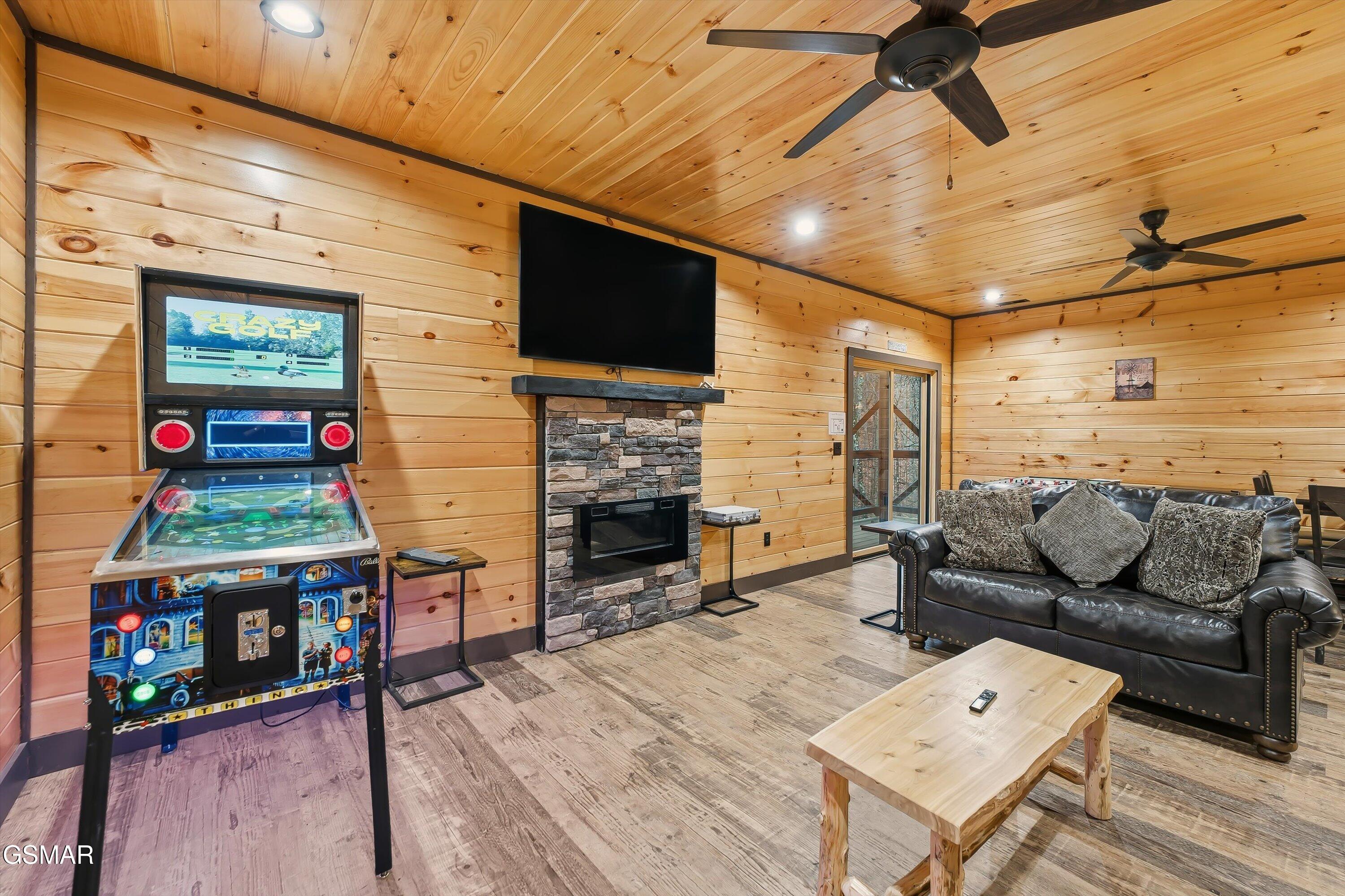 1104 Laddie Buck Lane Gatlinburg TN 37738