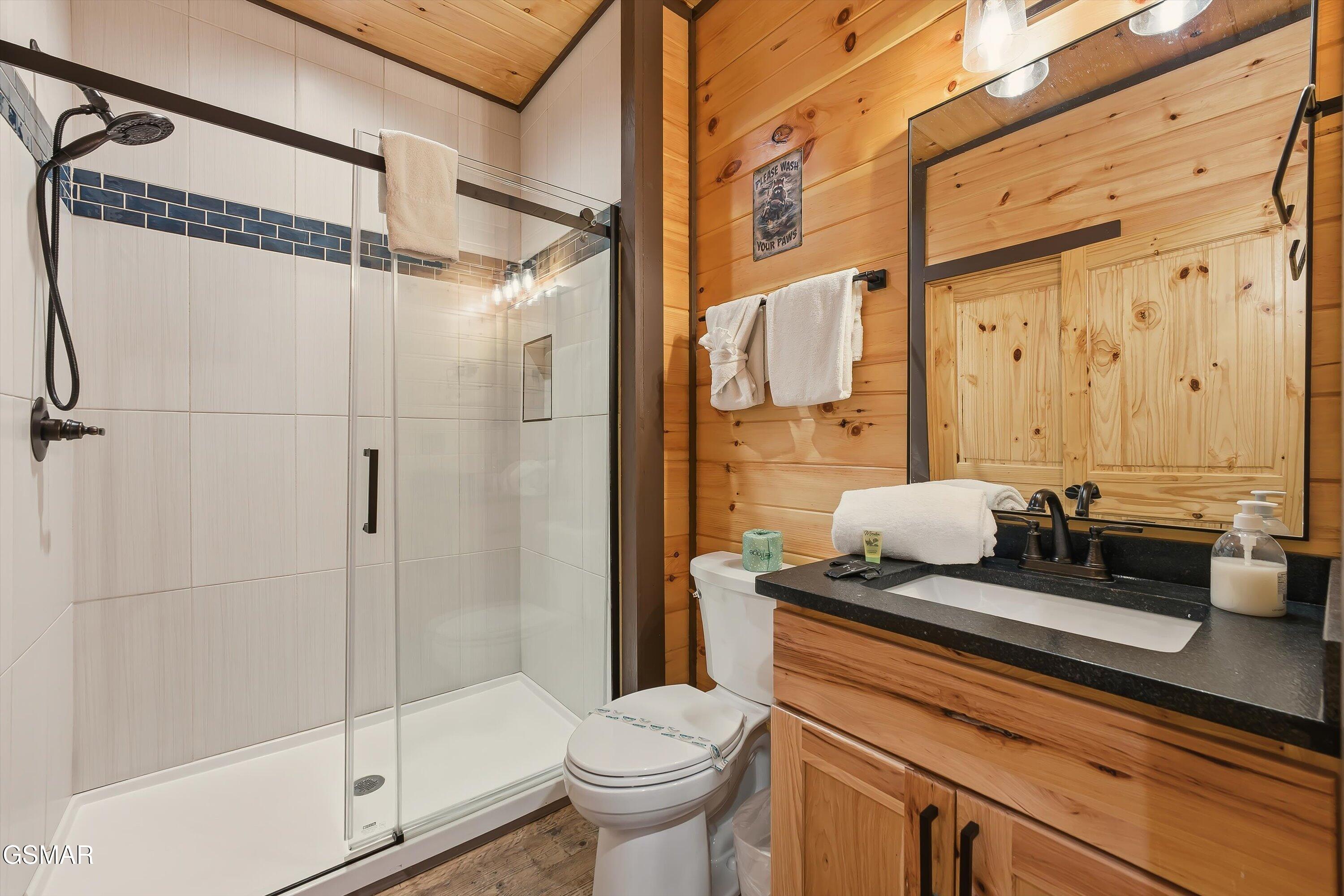 1104 Laddie Buck Lane Gatlinburg TN 37738