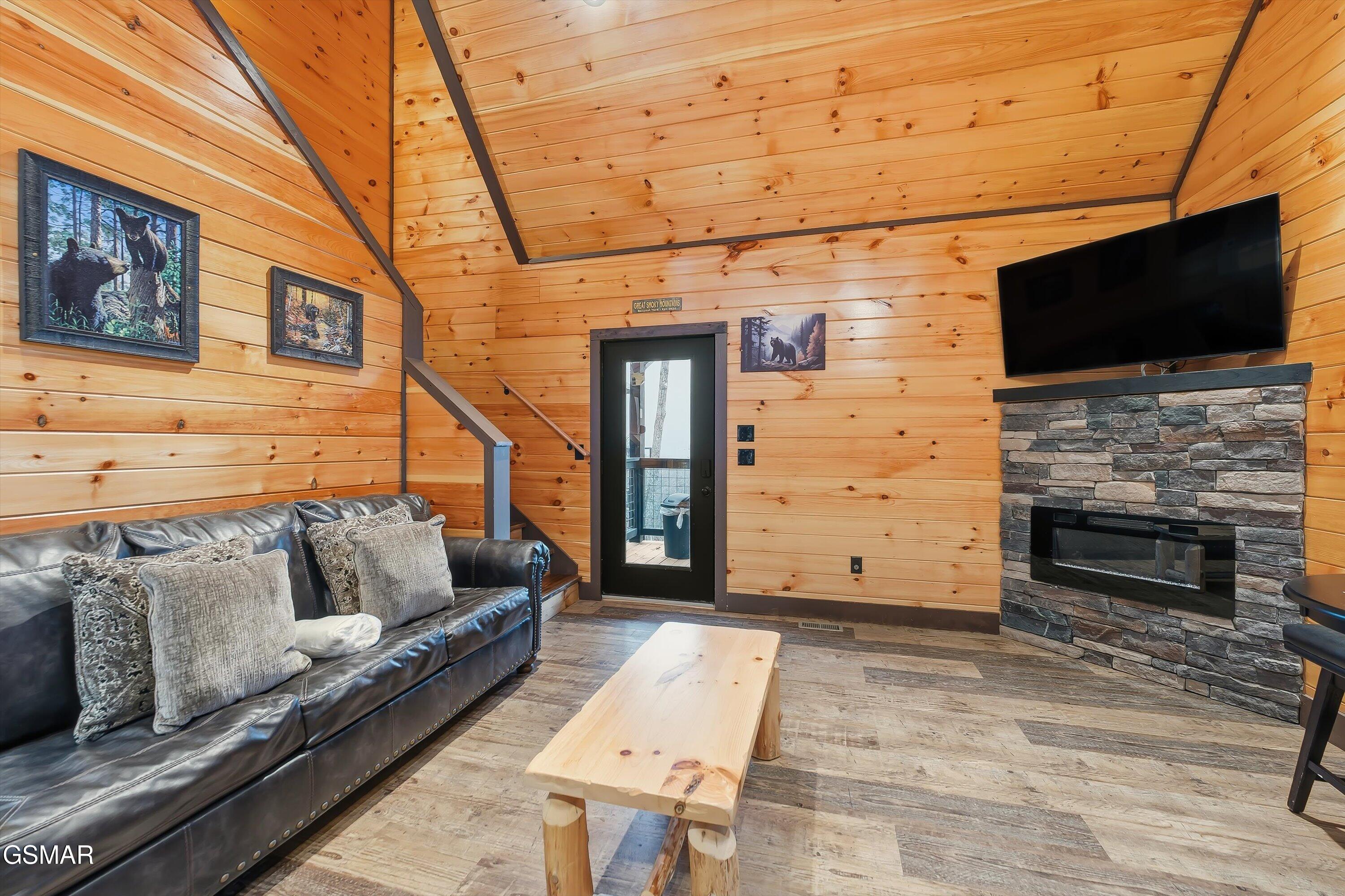 1104 Laddie Buck Lane Gatlinburg TN 37738