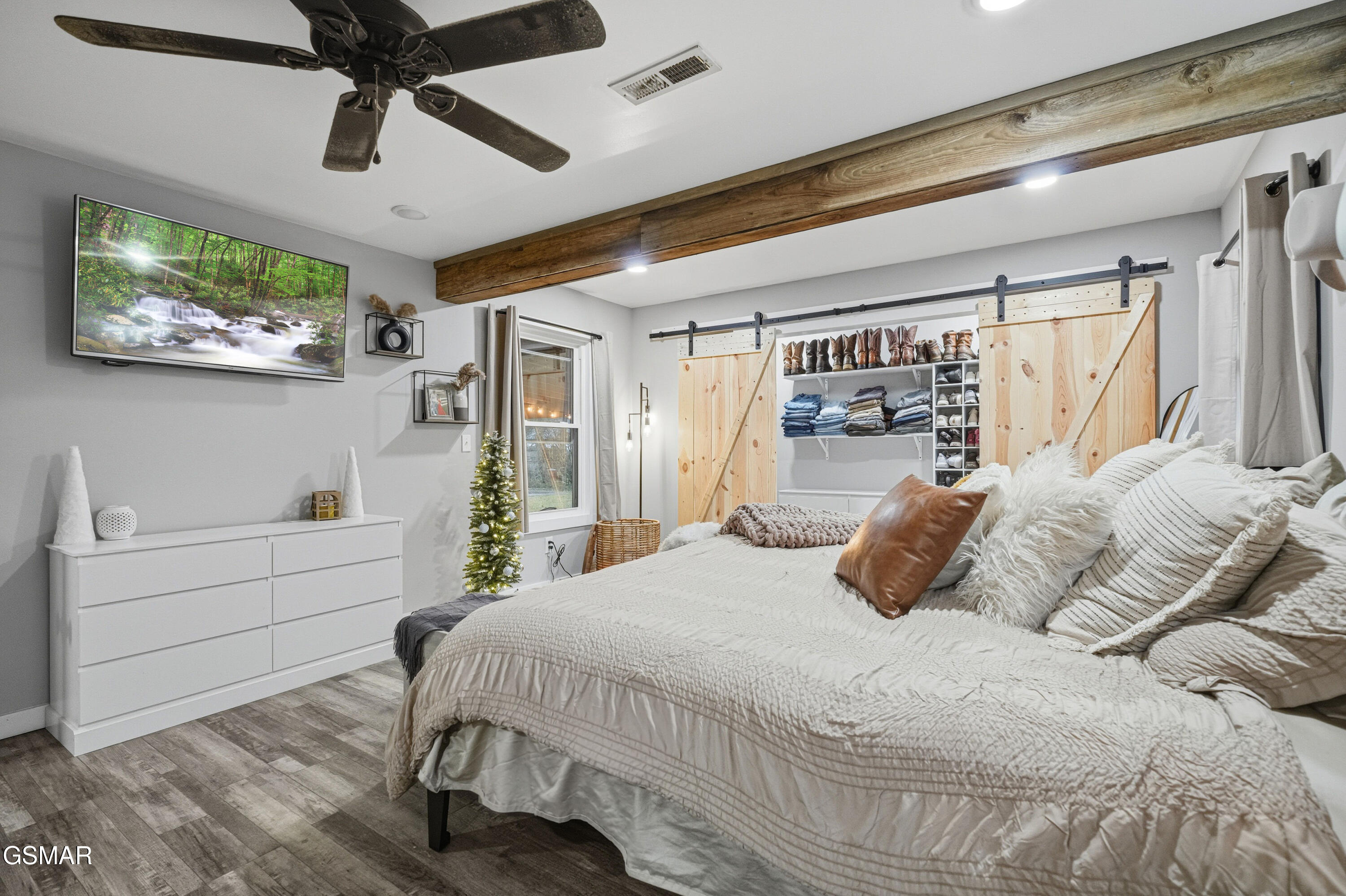 335 Fenway Drive Pigeon Forge TN 37863