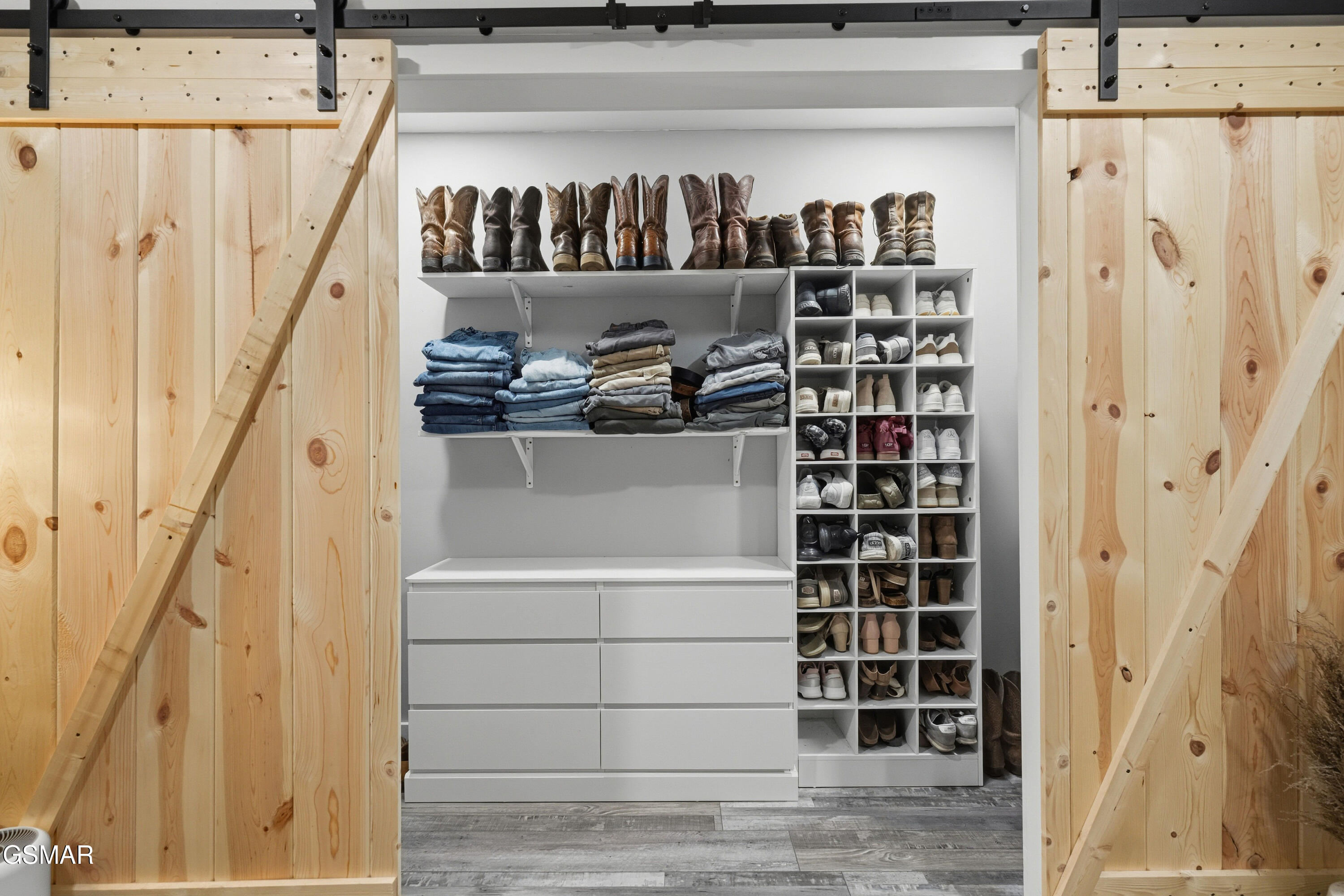 335 Fenway Drive Pigeon Forge TN 37863