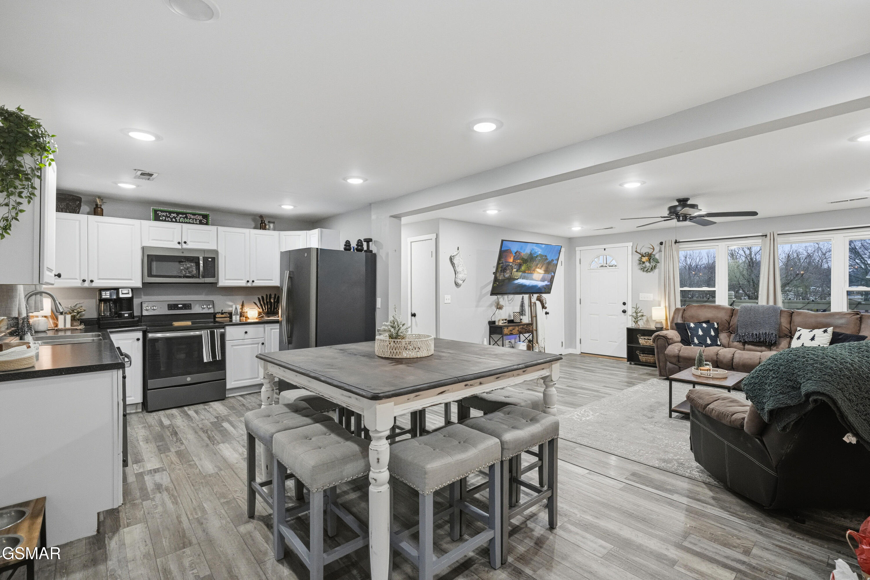 335 Fenway Drive Pigeon Forge TN 37863