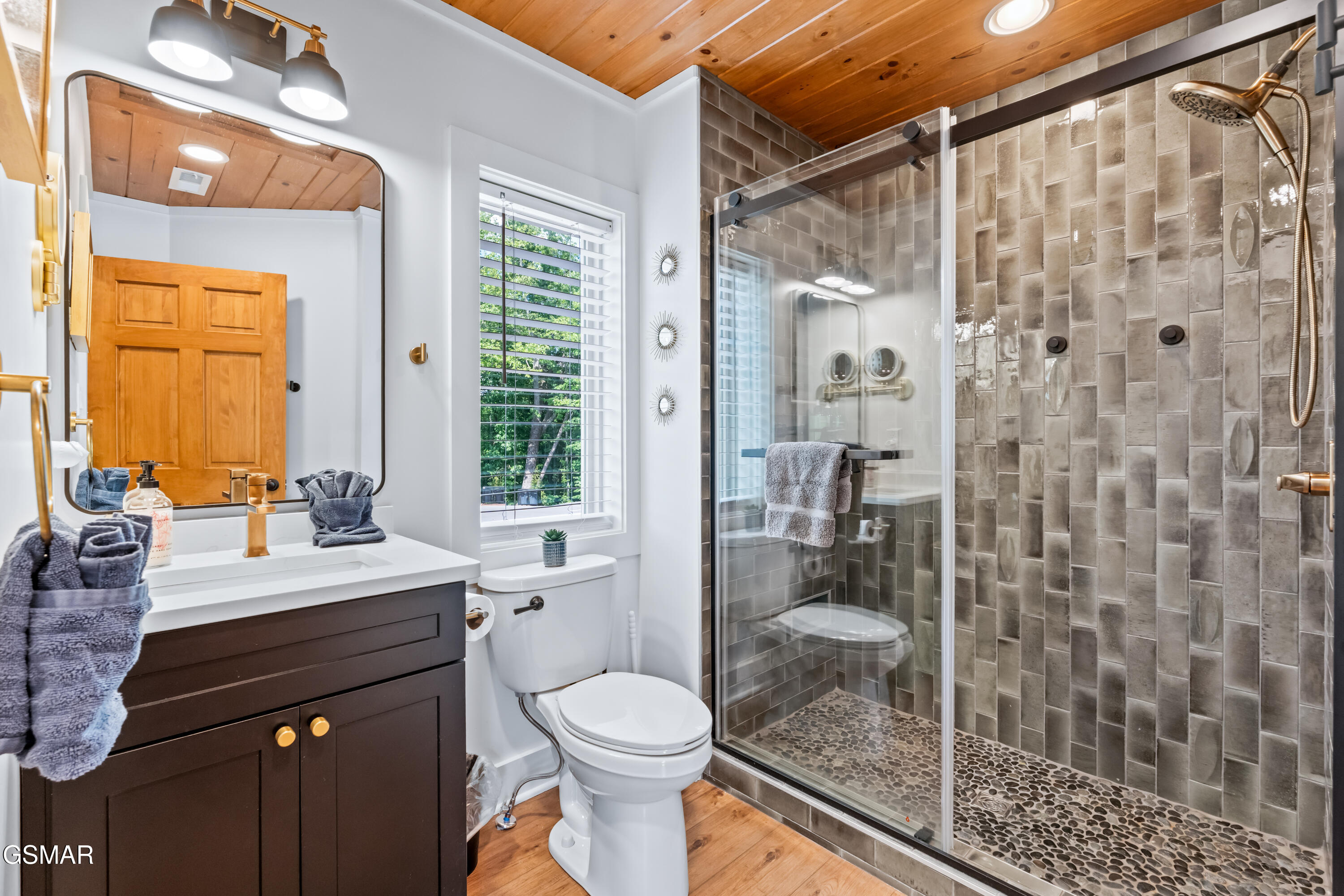 2385 Forge Hideaway Loop Pigeon Forge TN 37863