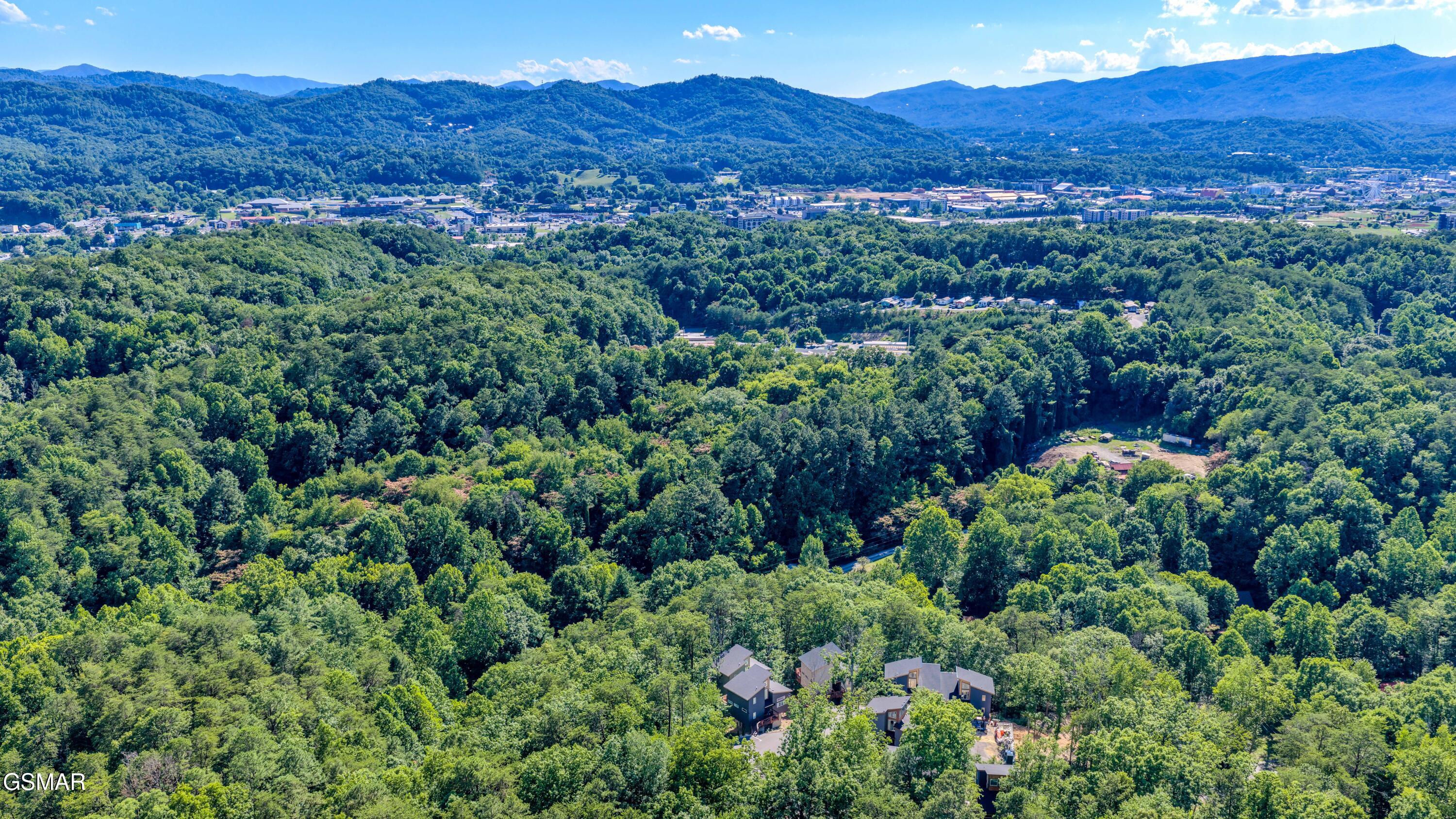2385 Forge Hideaway Loop Pigeon Forge TN 37863