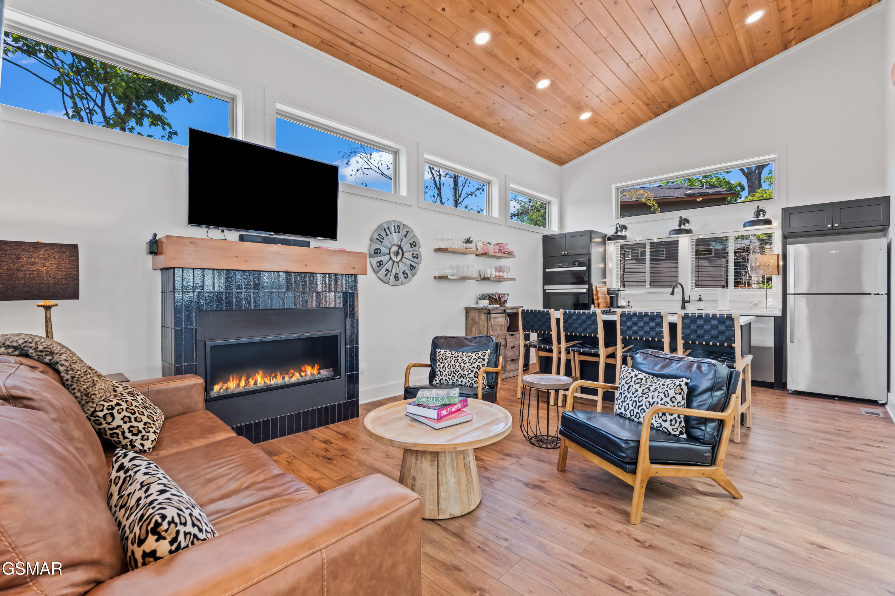 2385 Forge Hideaway Loop Pigeon Forge TN 37863