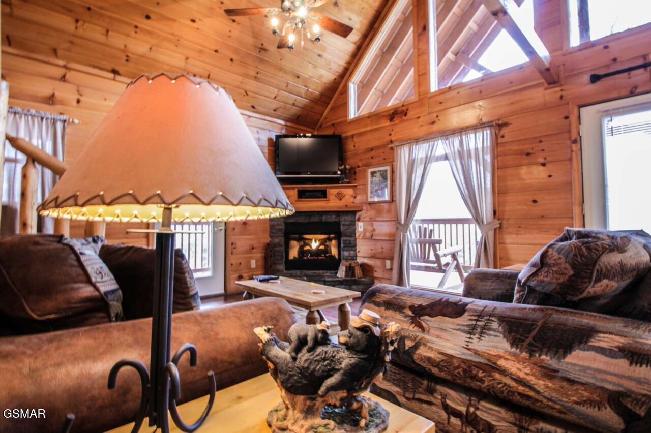 2062 Bird Ridge Road Sevierville TN 37876