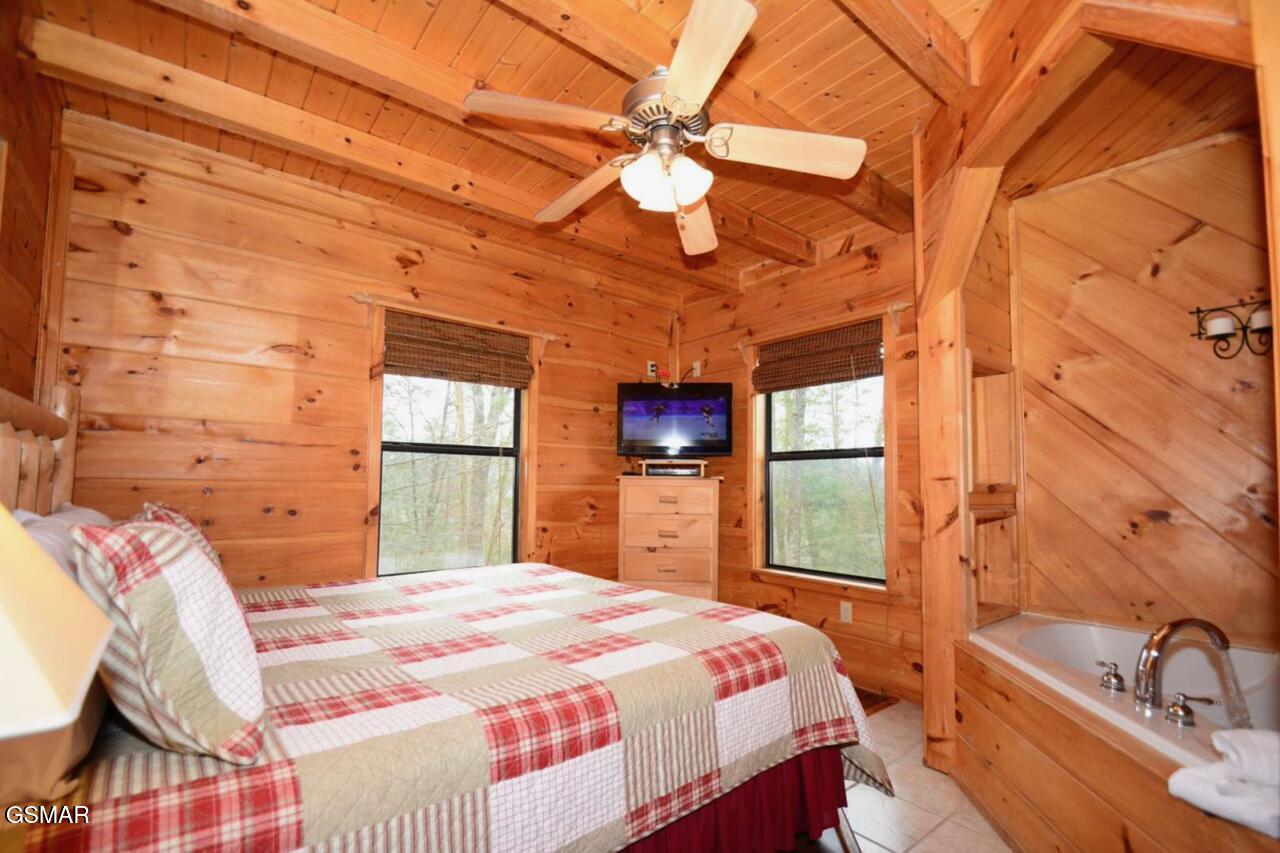 2062 Bird Ridge Road Sevierville TN 37876