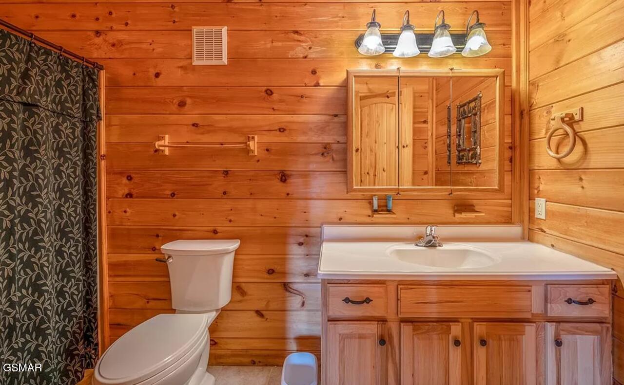 2062 Bird Ridge Road Sevierville TN 37876