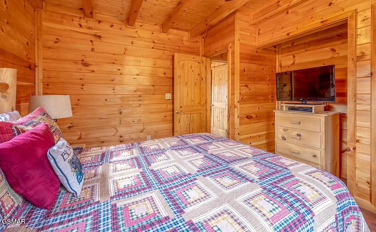 2062 Bird Ridge Road Sevierville TN 37876
