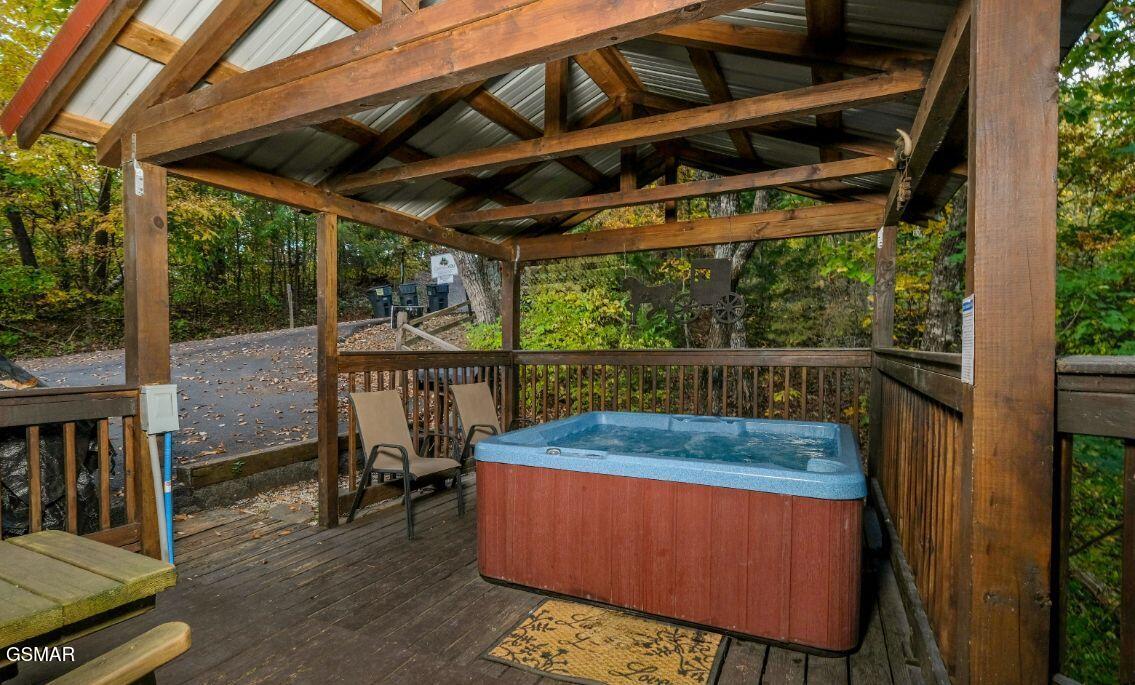 617 Iron Mountain Road Pigeon Forge TN 37863