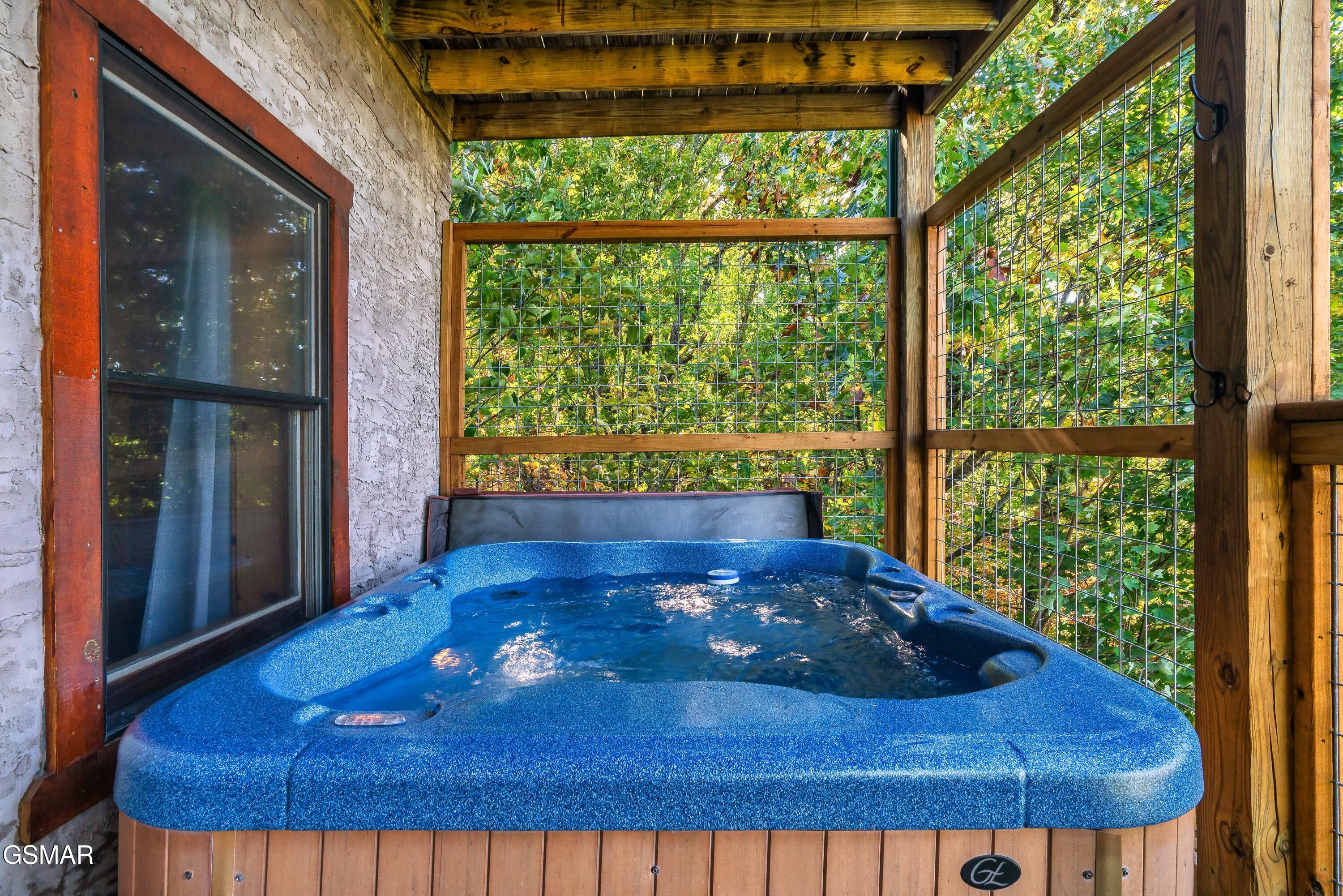 1058/1060 Pinecrest Way Sevierville TN 37862