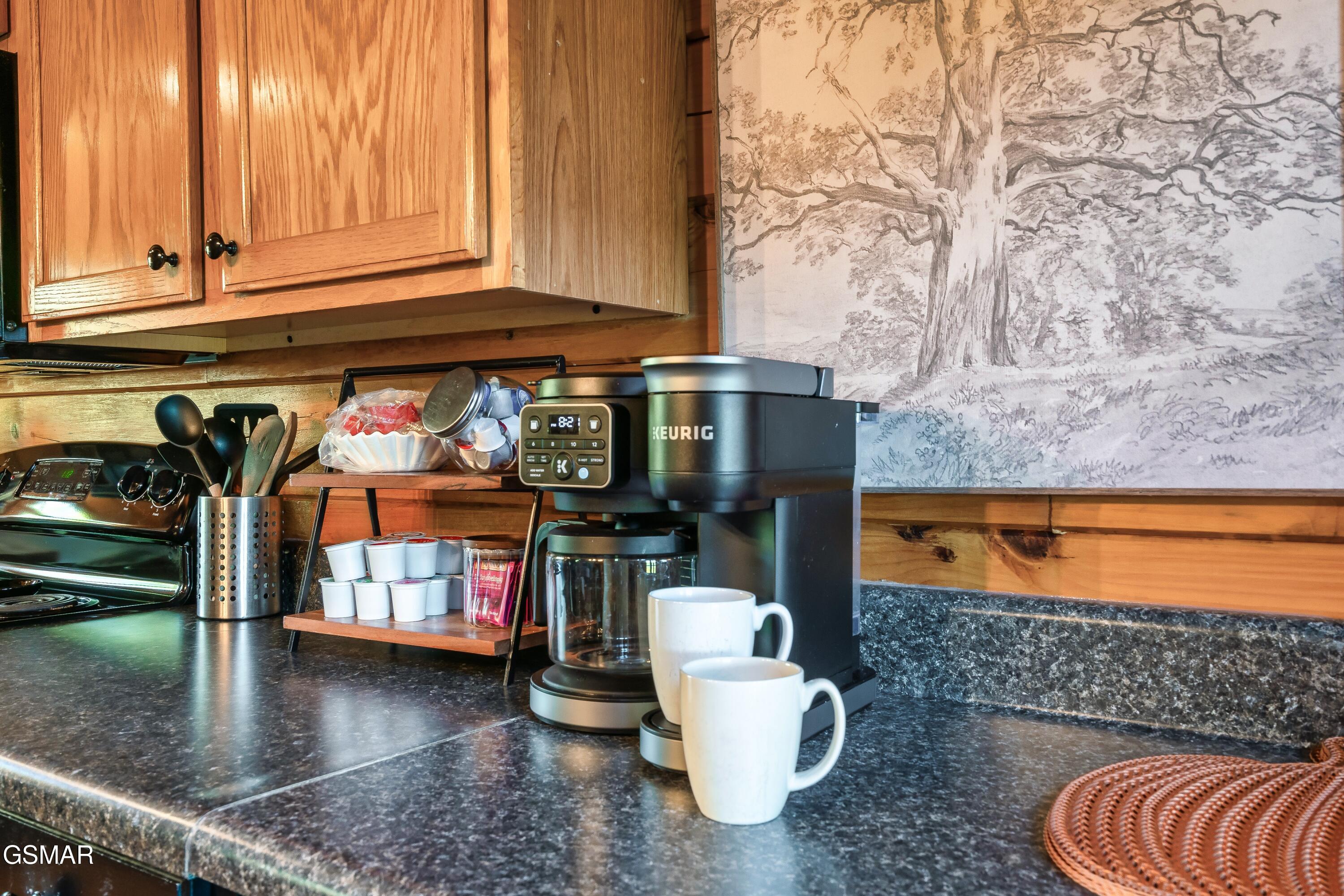 1058/1060 Pinecrest Way Sevierville TN 37862
