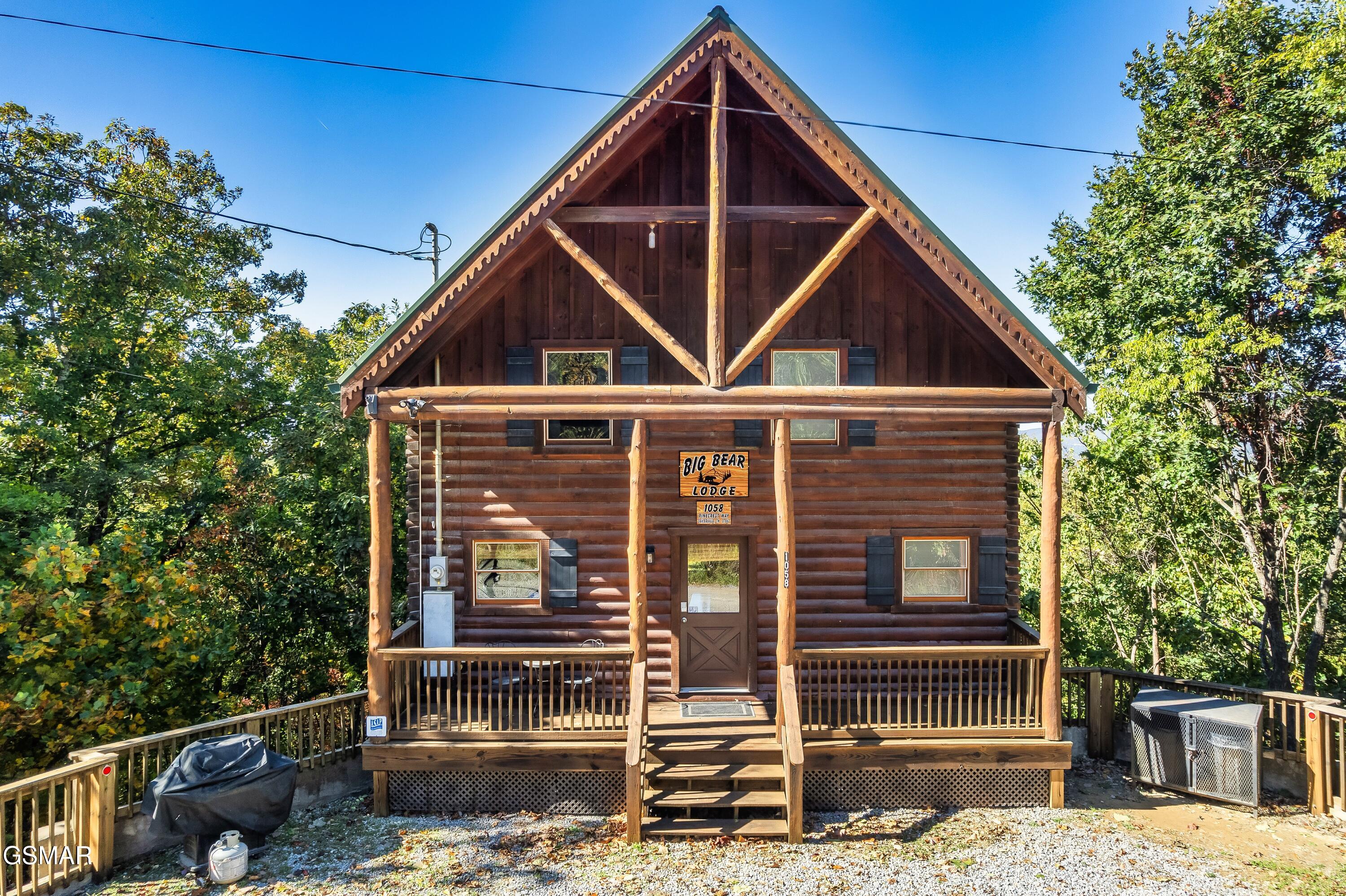 1058/1060 Pinecrest Way Sevierville TN 37862