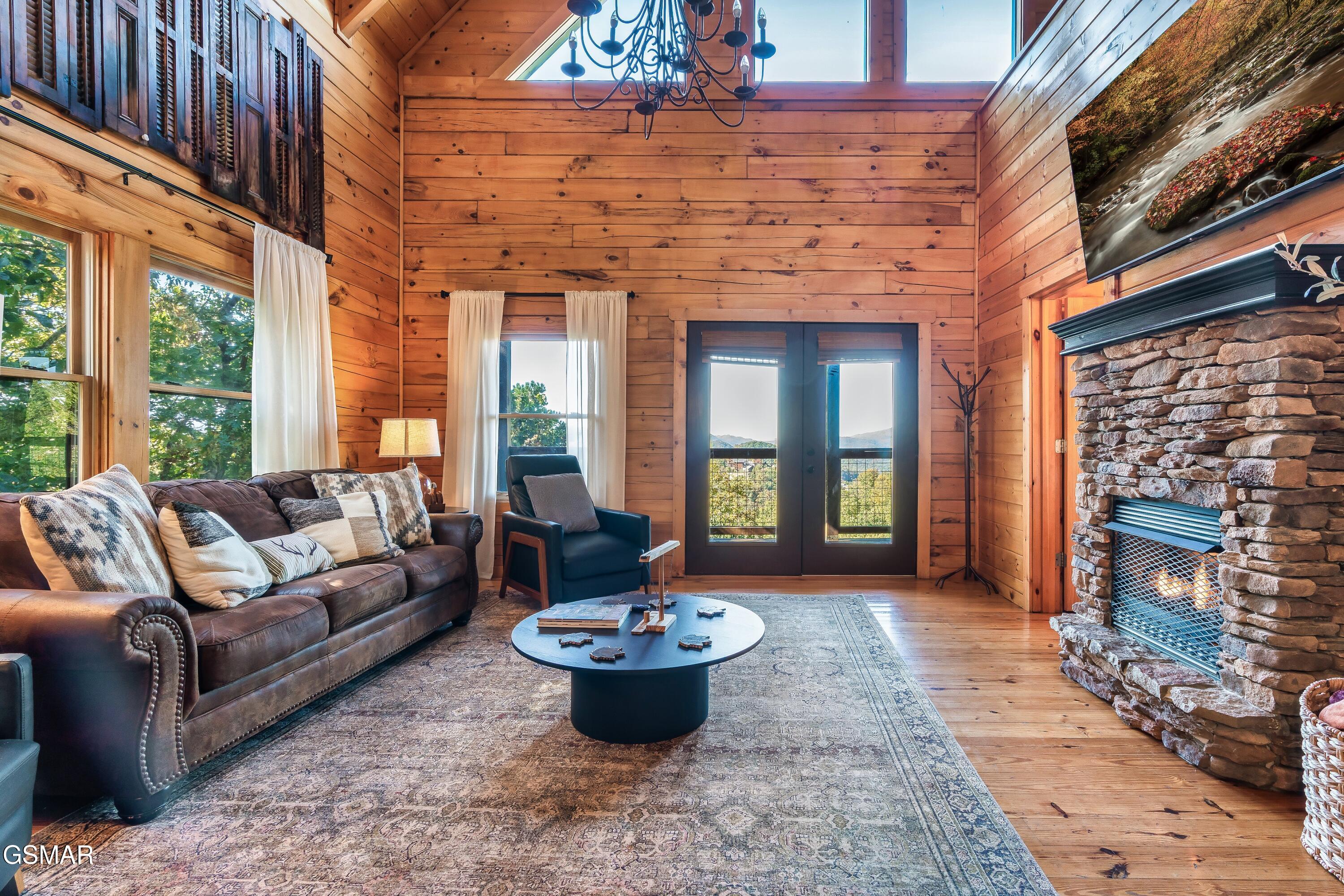 1058/1060 Pinecrest Way Sevierville TN 37862