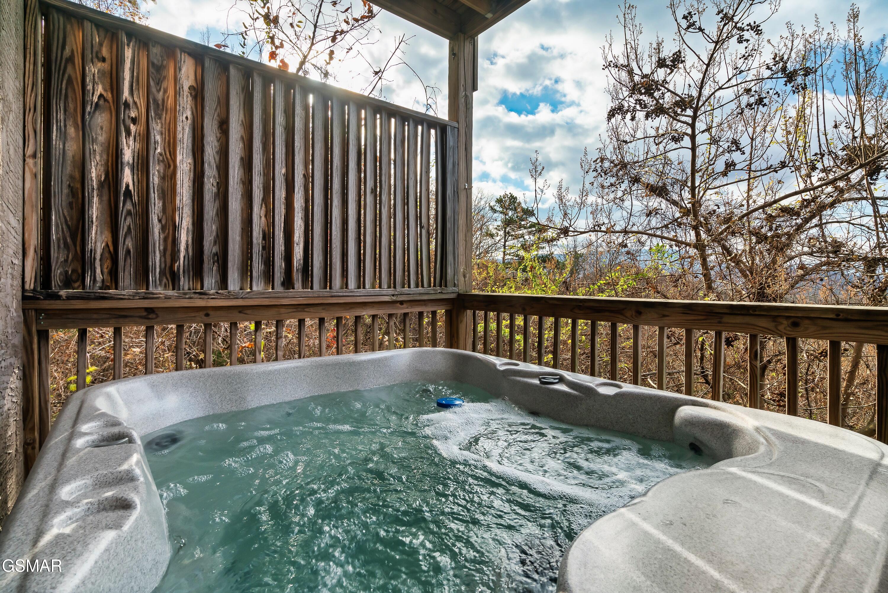 1058/1060 Pinecrest Way Sevierville TN 37862