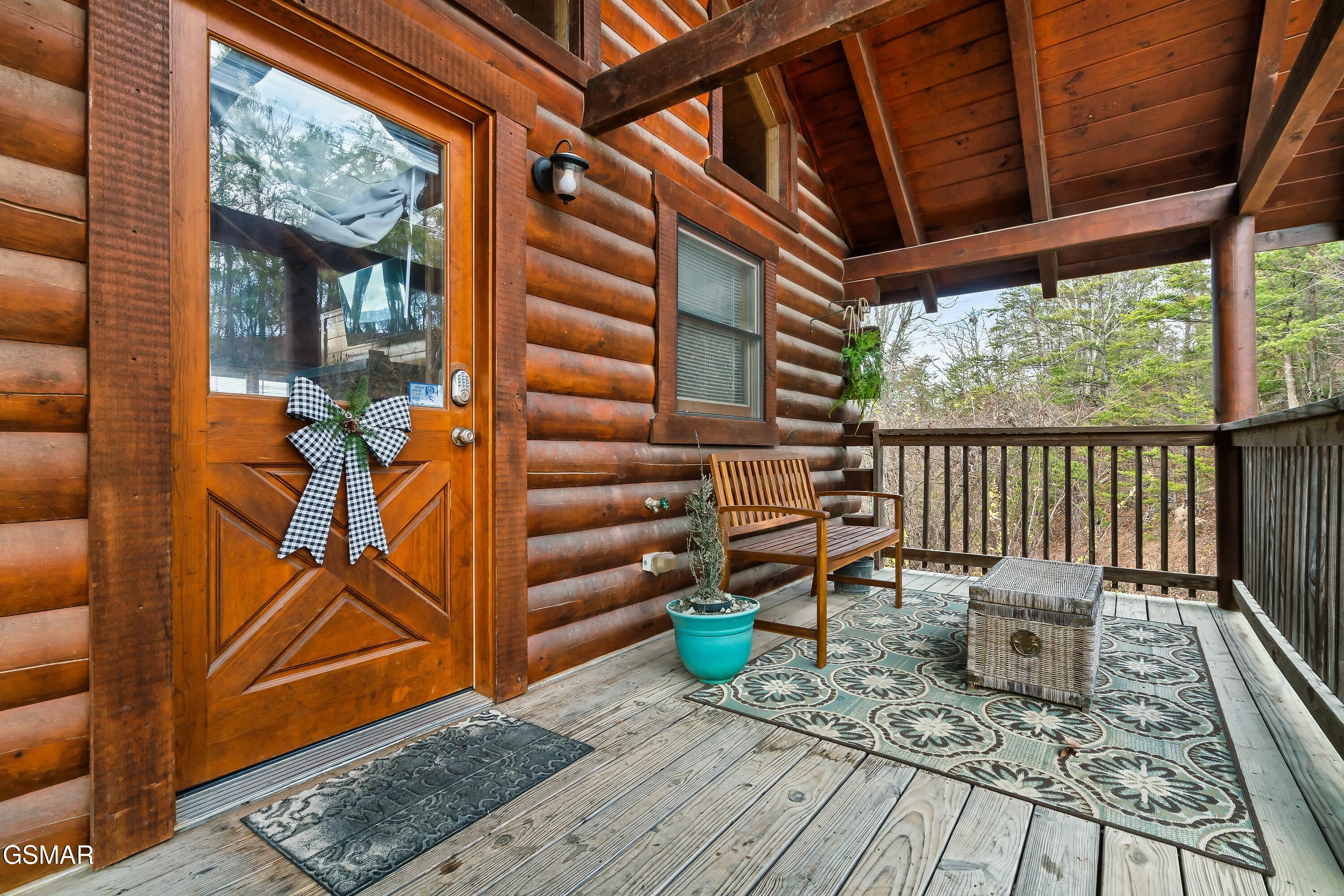 1058/1060 Pinecrest Way Sevierville TN 37862