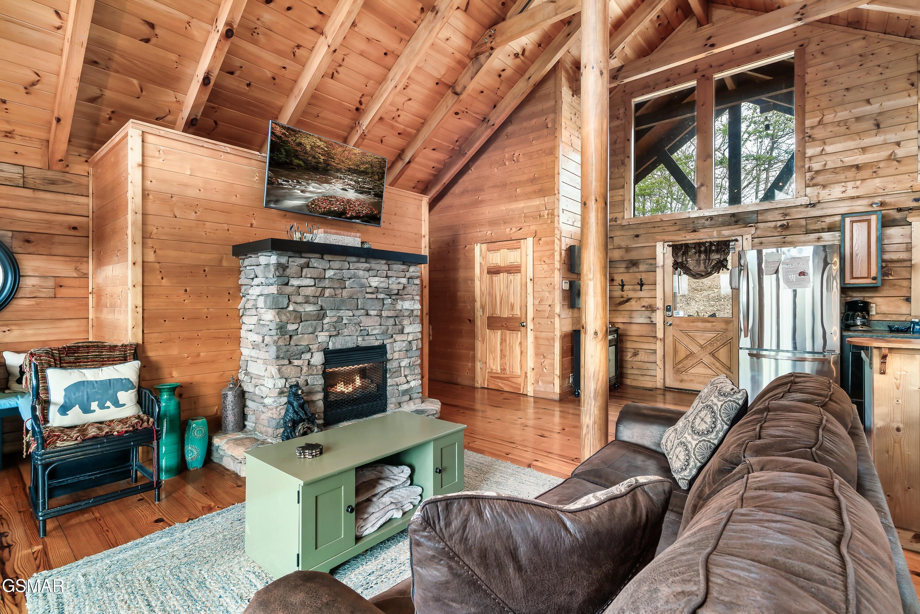 1058/1060 Pinecrest Way Sevierville TN 37862