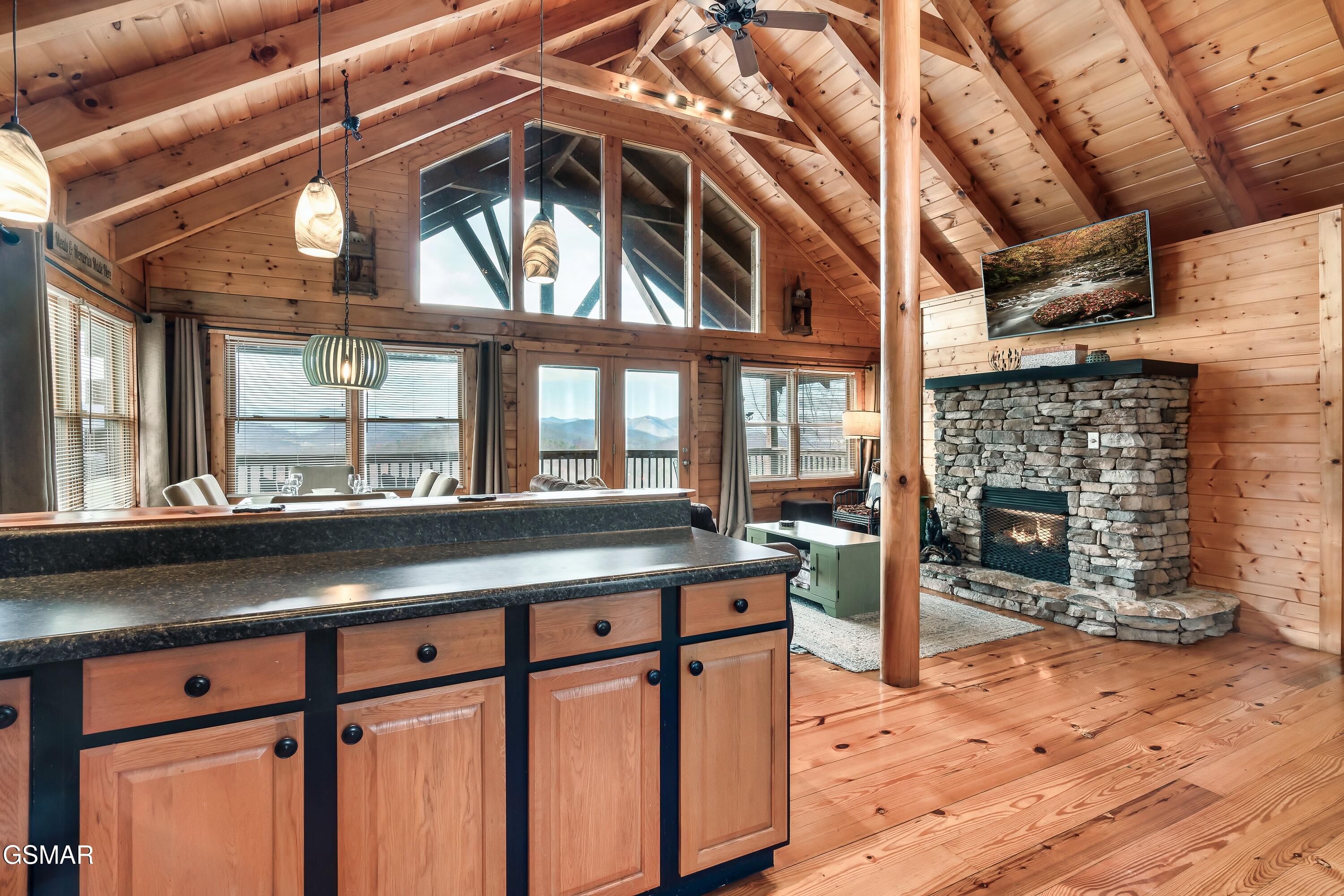 1058/1060 Pinecrest Way Sevierville TN 37862