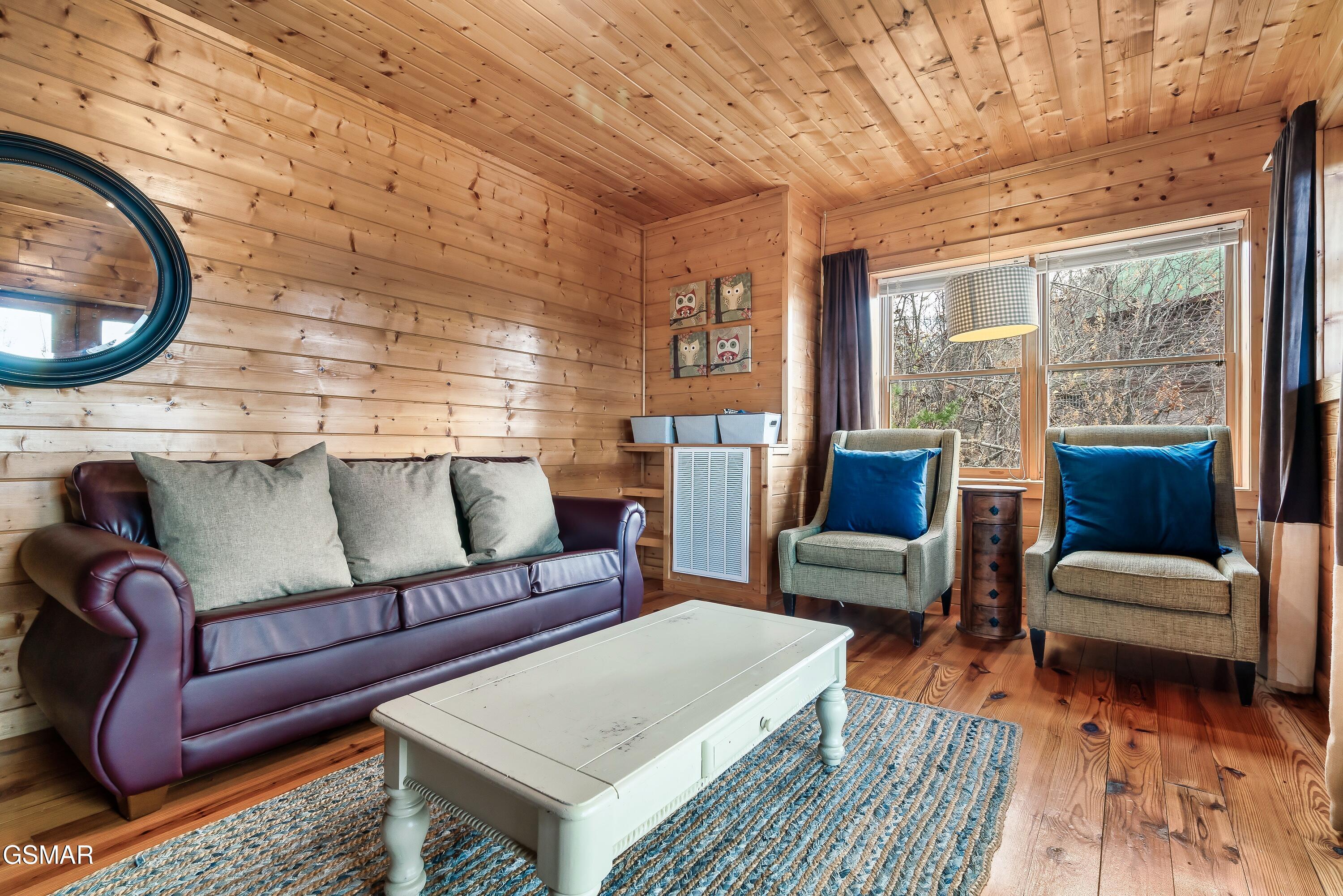 1058/1060 Pinecrest Way Sevierville TN 37862