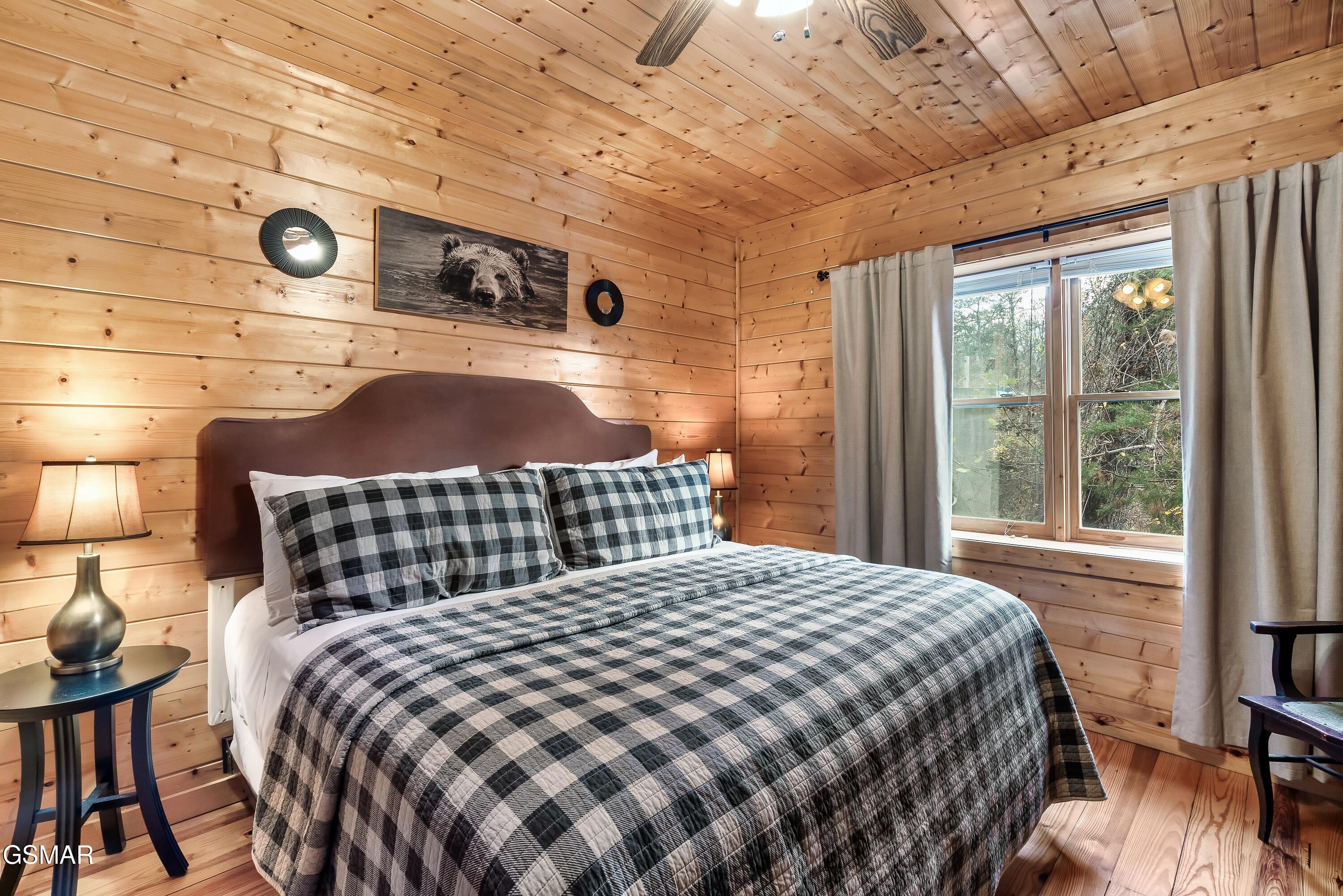 1058/1060 Pinecrest Way Sevierville TN 37862