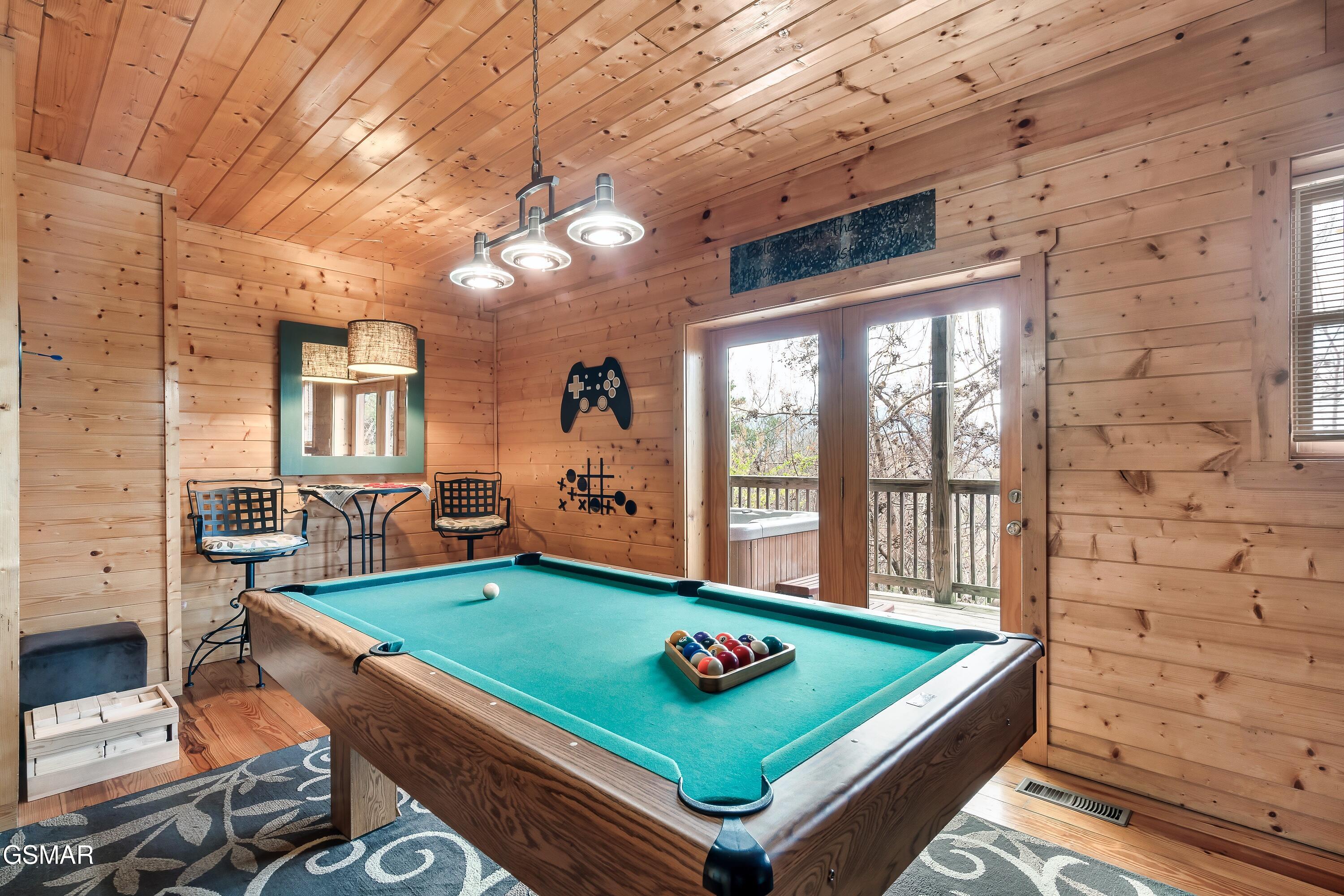 1058/1060 Pinecrest Way Sevierville TN 37862