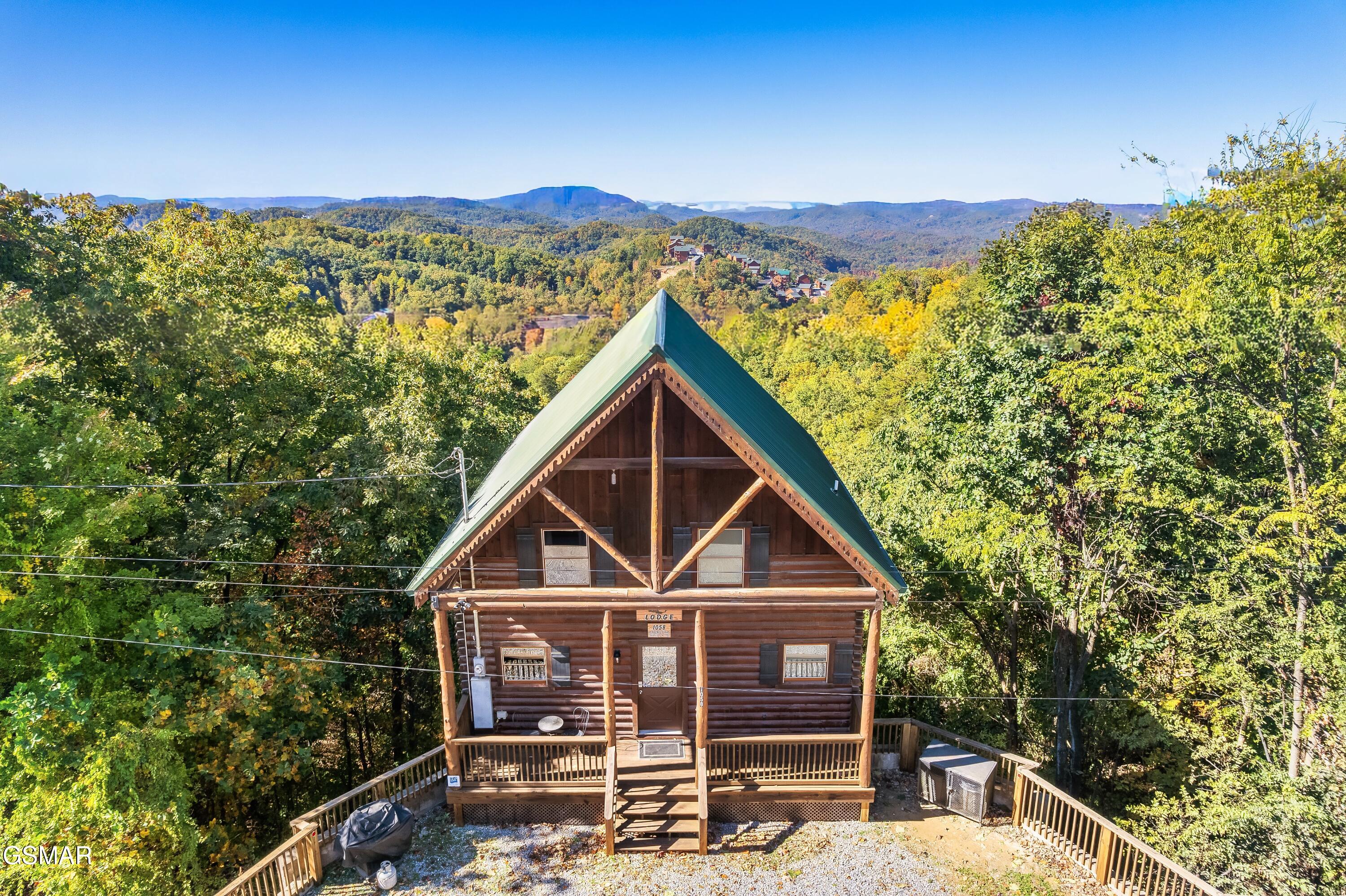 1058/1060 Pinecrest Way Sevierville TN 37862