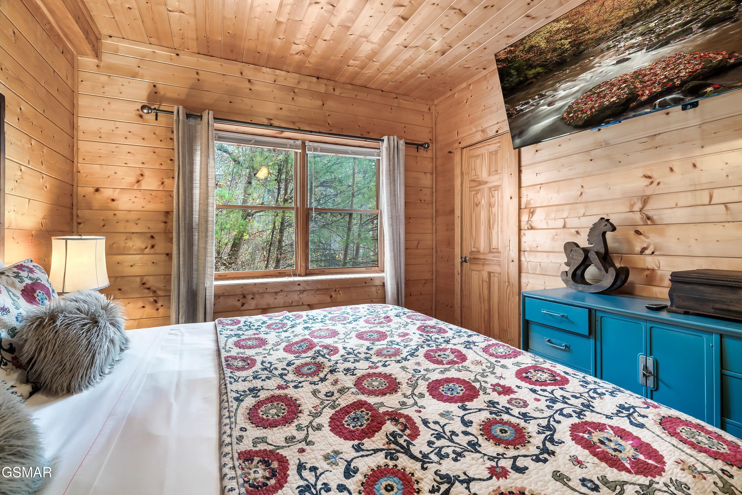 1058/1060 Pinecrest Way Sevierville TN 37862