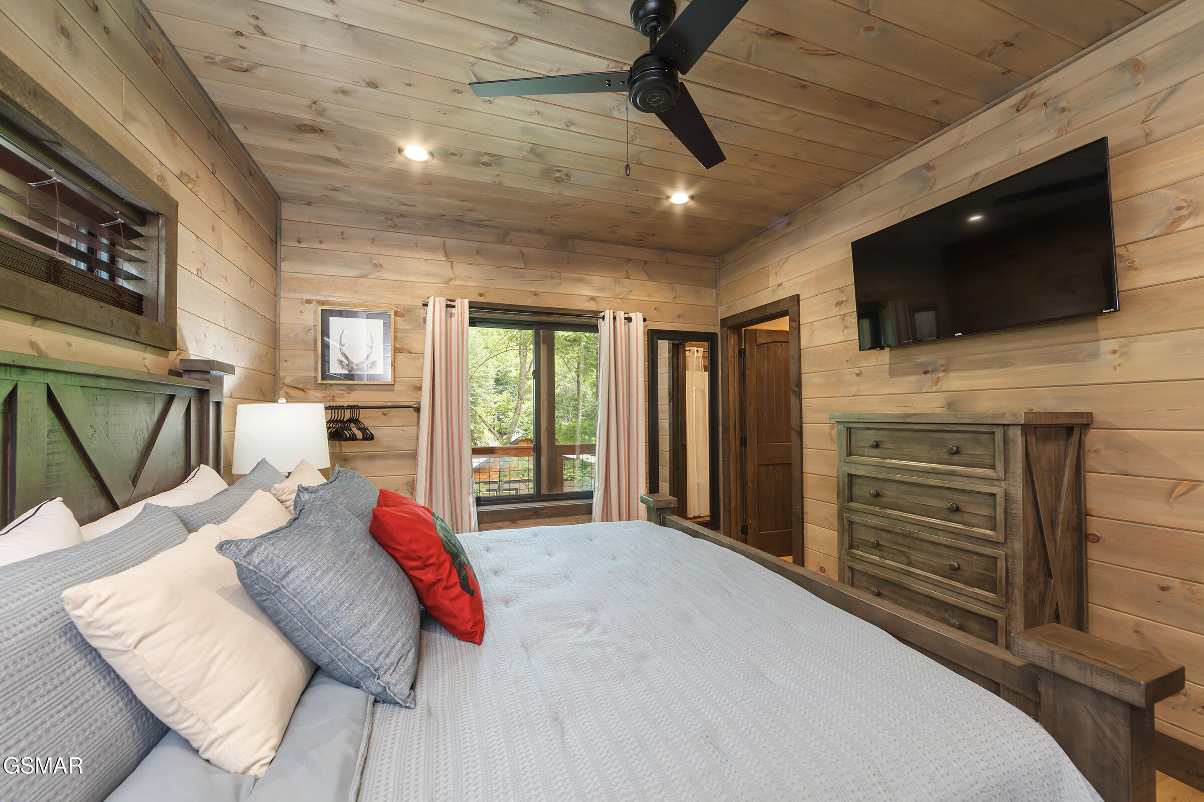 2119 Beach Front Drive Sevierville TN 37862