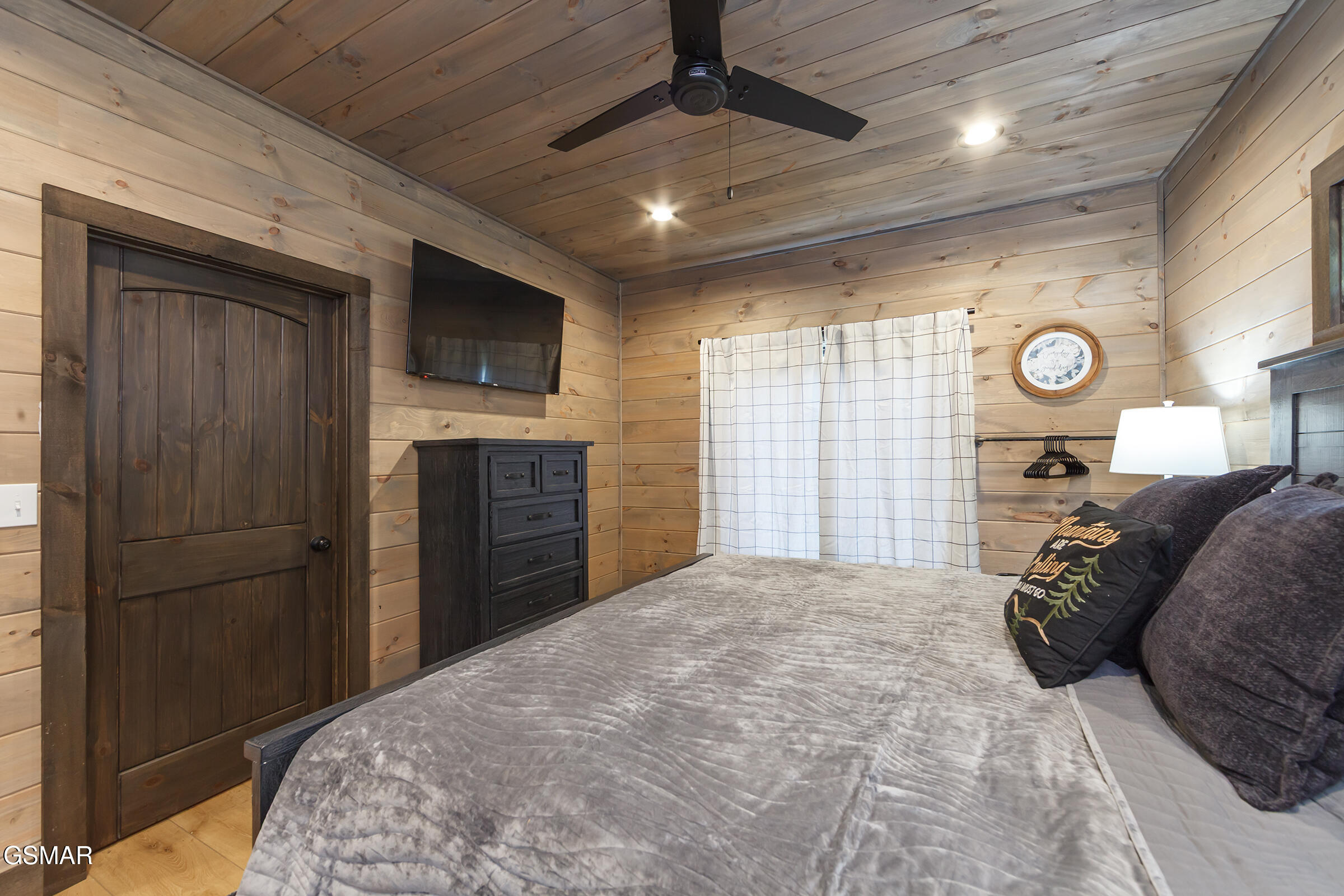 2119 Beach Front Drive Sevierville TN 37862