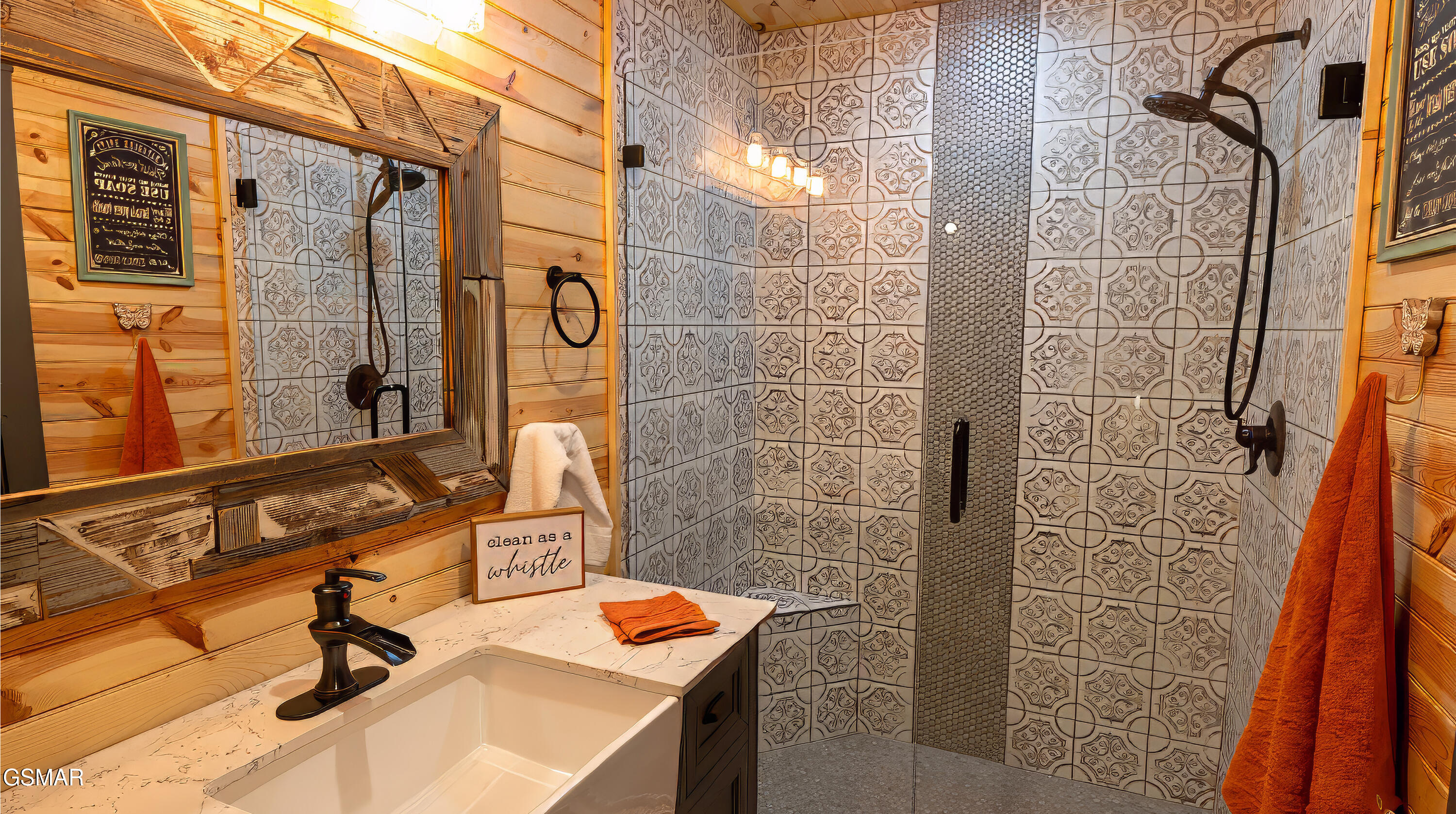 1501 Peach Tree Street Pigeon Forge TN 37862