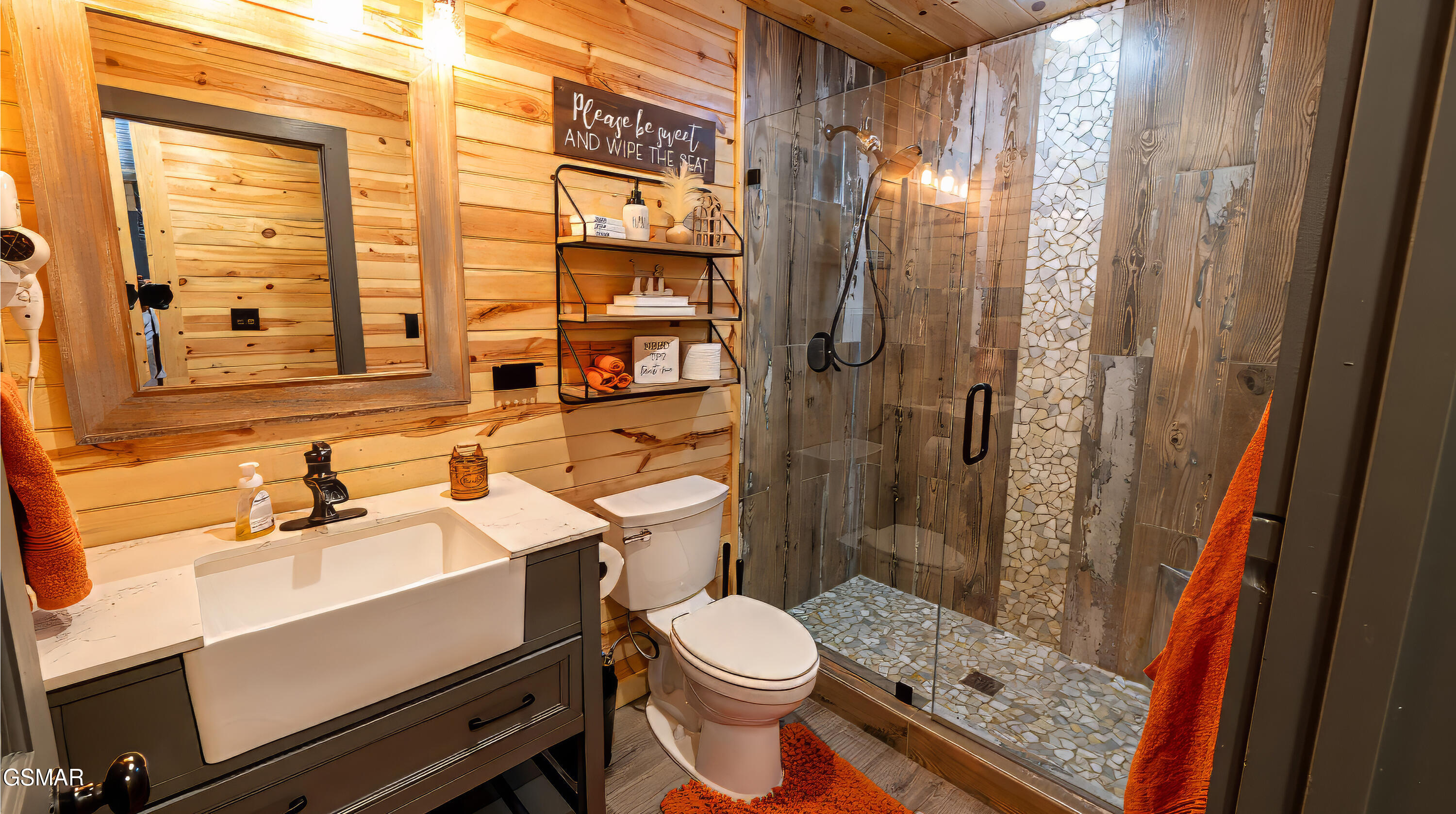 1501 Peach Tree Street Pigeon Forge TN 37862