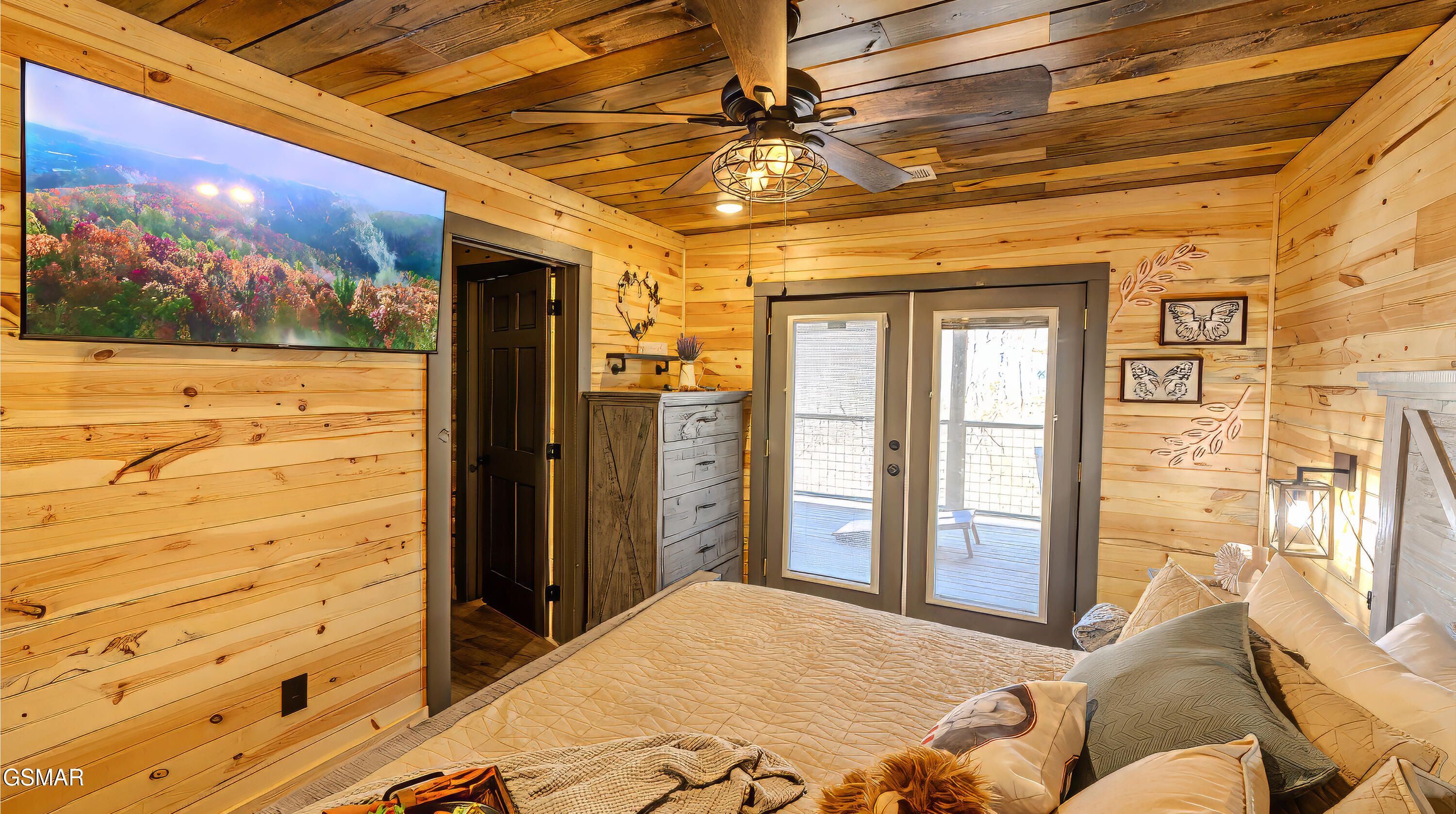 1501 Peach Tree Street Pigeon Forge TN 37862