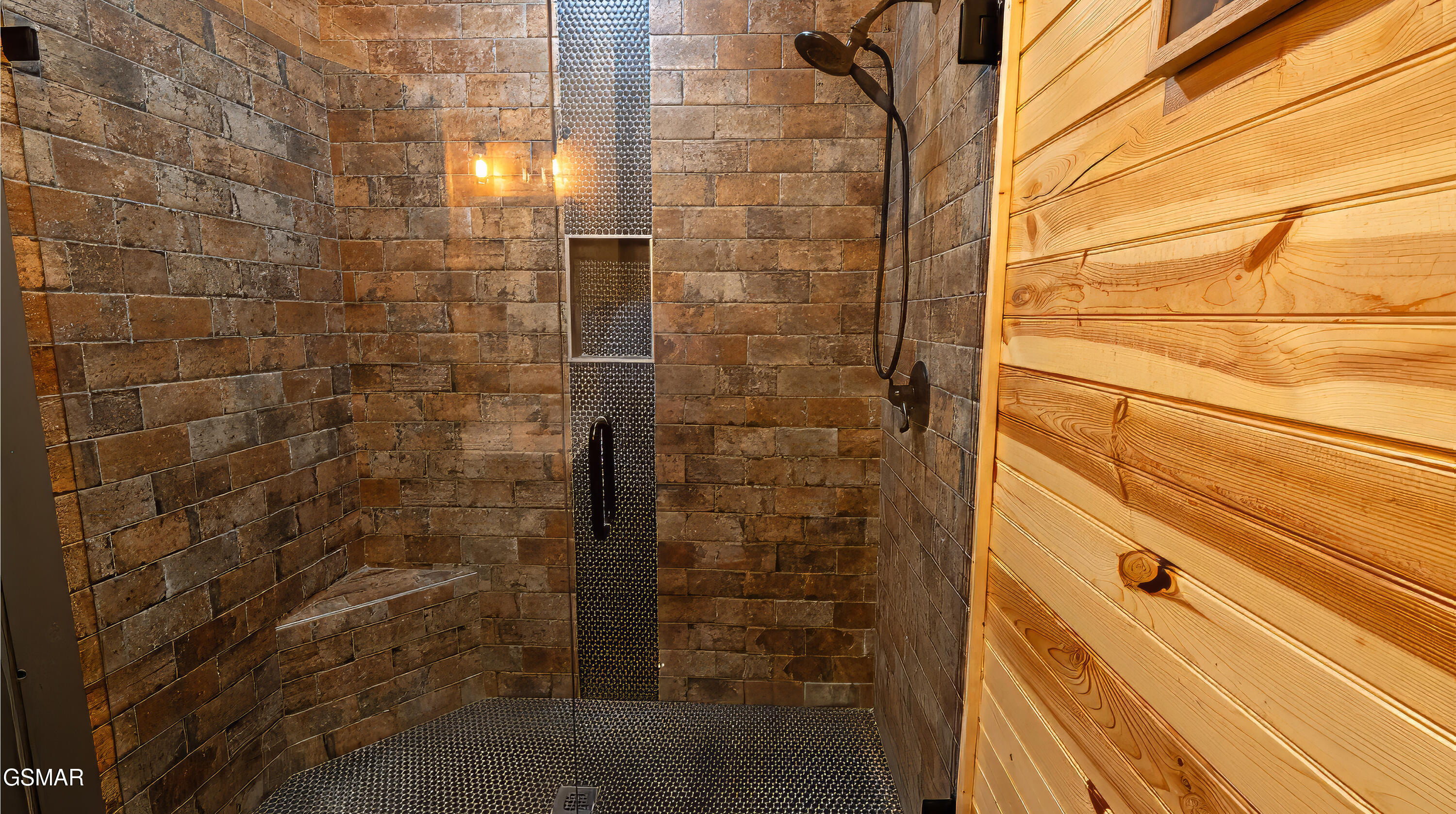 1501 Peach Tree Street Pigeon Forge TN 37862