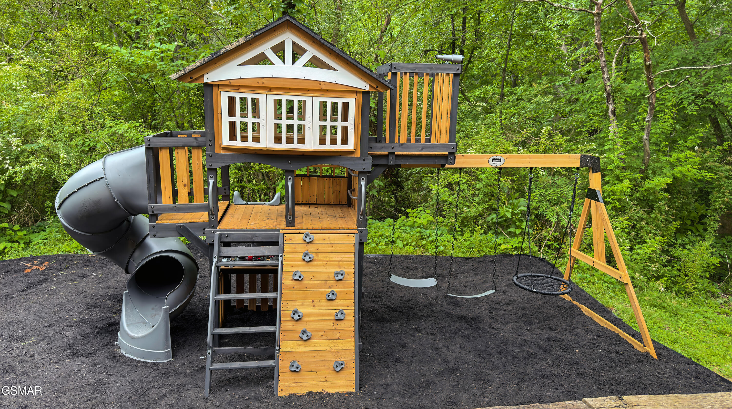 1501 Peach Tree Street Pigeon Forge TN 37862